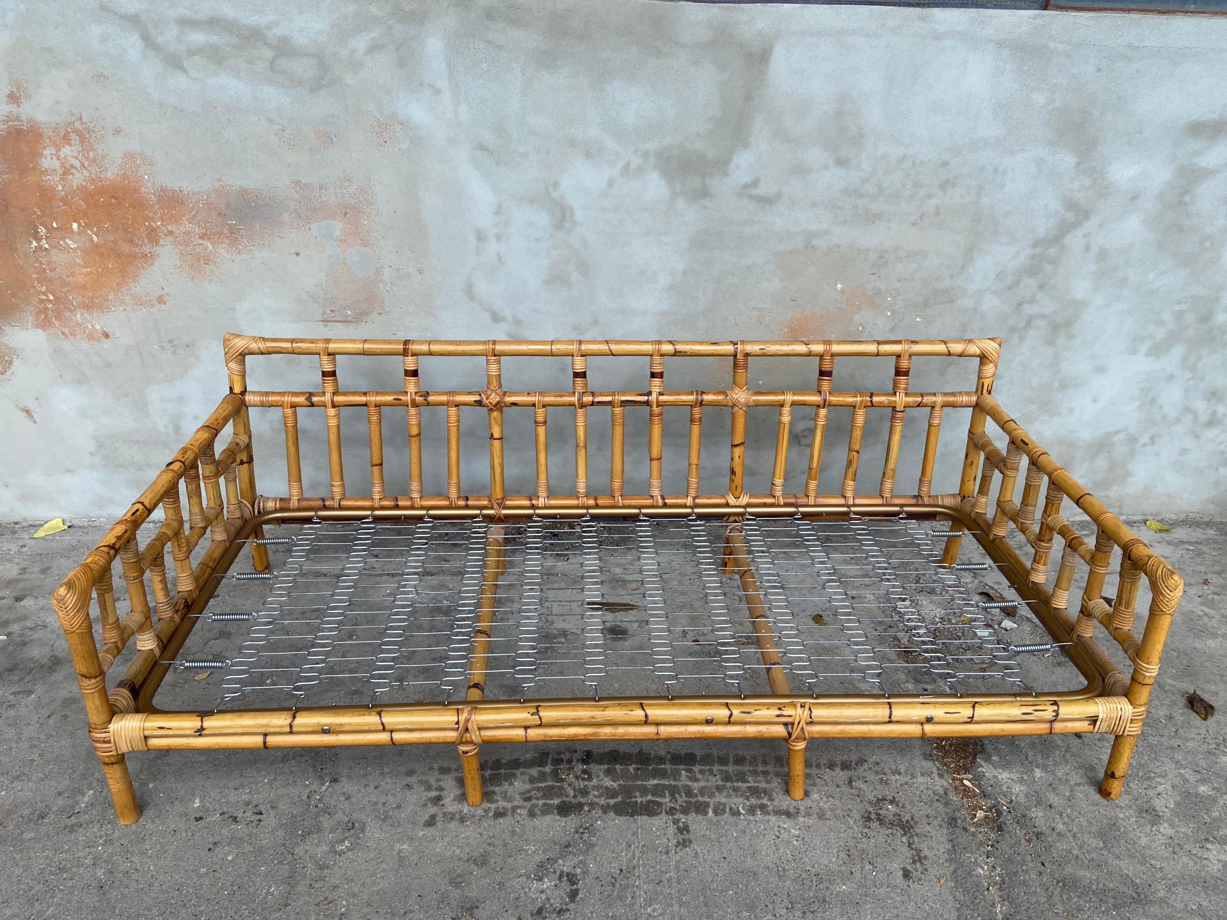Late 20th Century Mid-Century Modern Italian Bamboo Sofa Bed by Vivai del Sud, 1970s