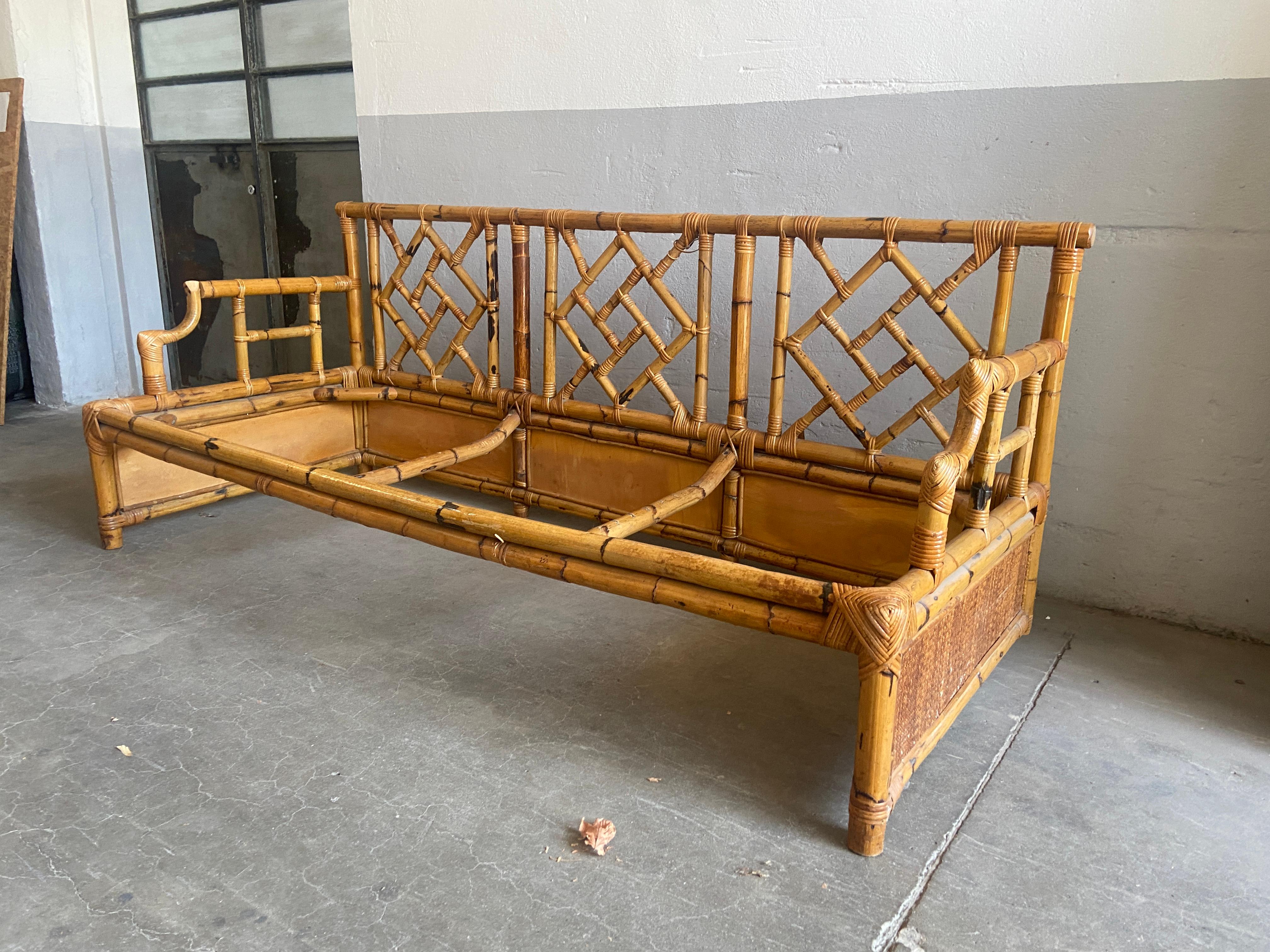 Mid-Century Modern Italian Bamboo Sofa Bed by Vivai del Sud. 1970s For Sale 2