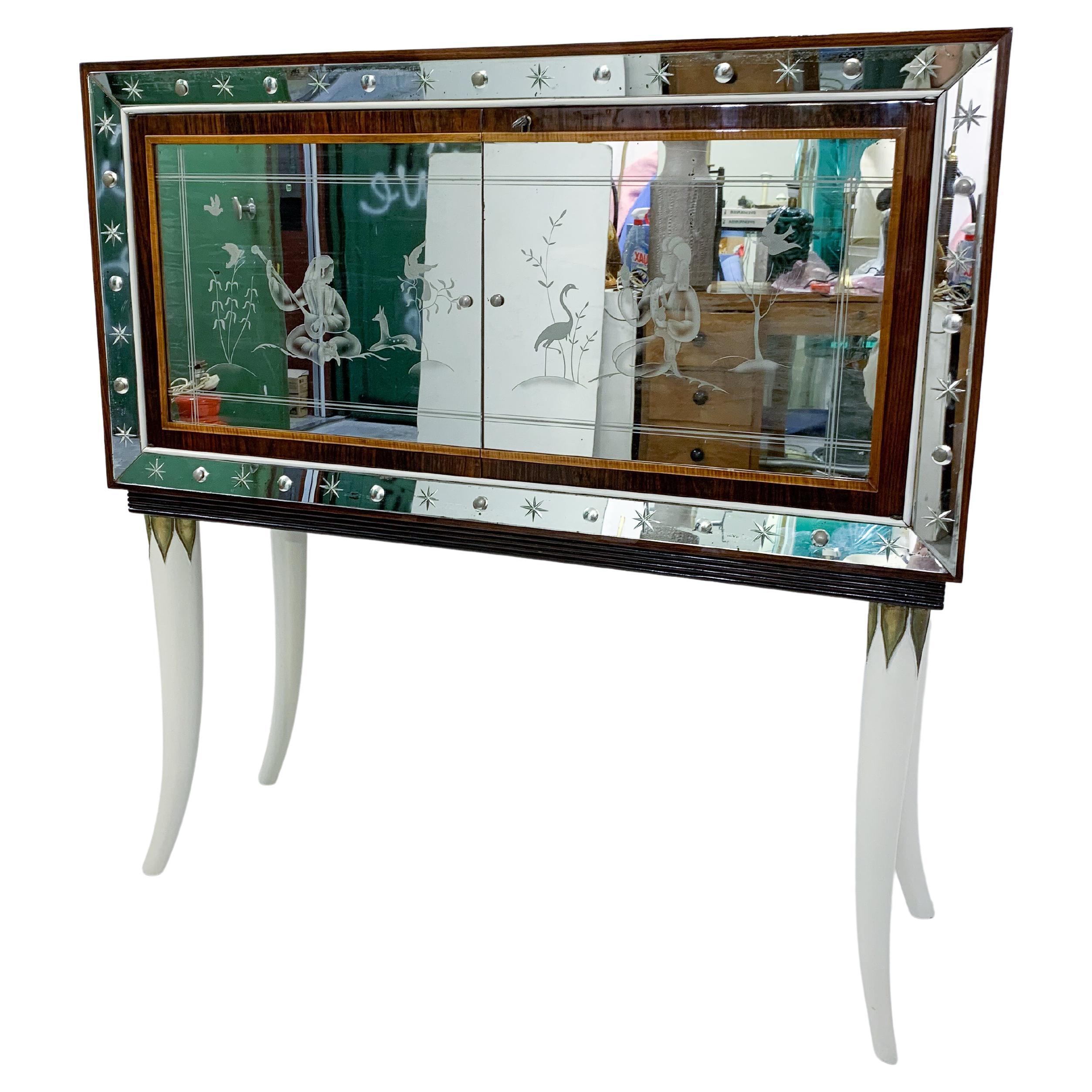 Mid-Century Modern Italian Bar in the Style of Borsani, Wood and Glass, 1950s For Sale