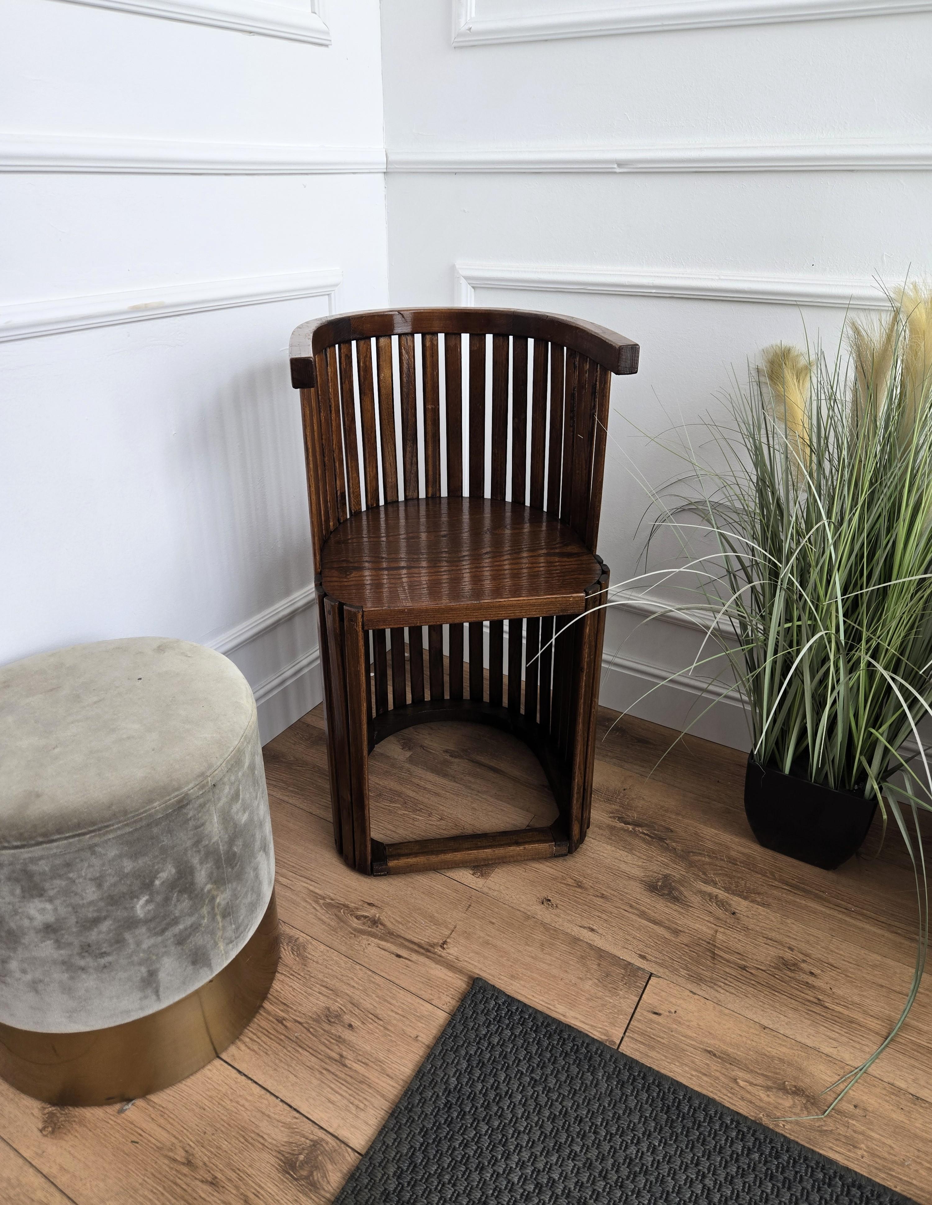 Chaise longue en bois de noyer de style italien moderne du milieu du siècle en vente 2