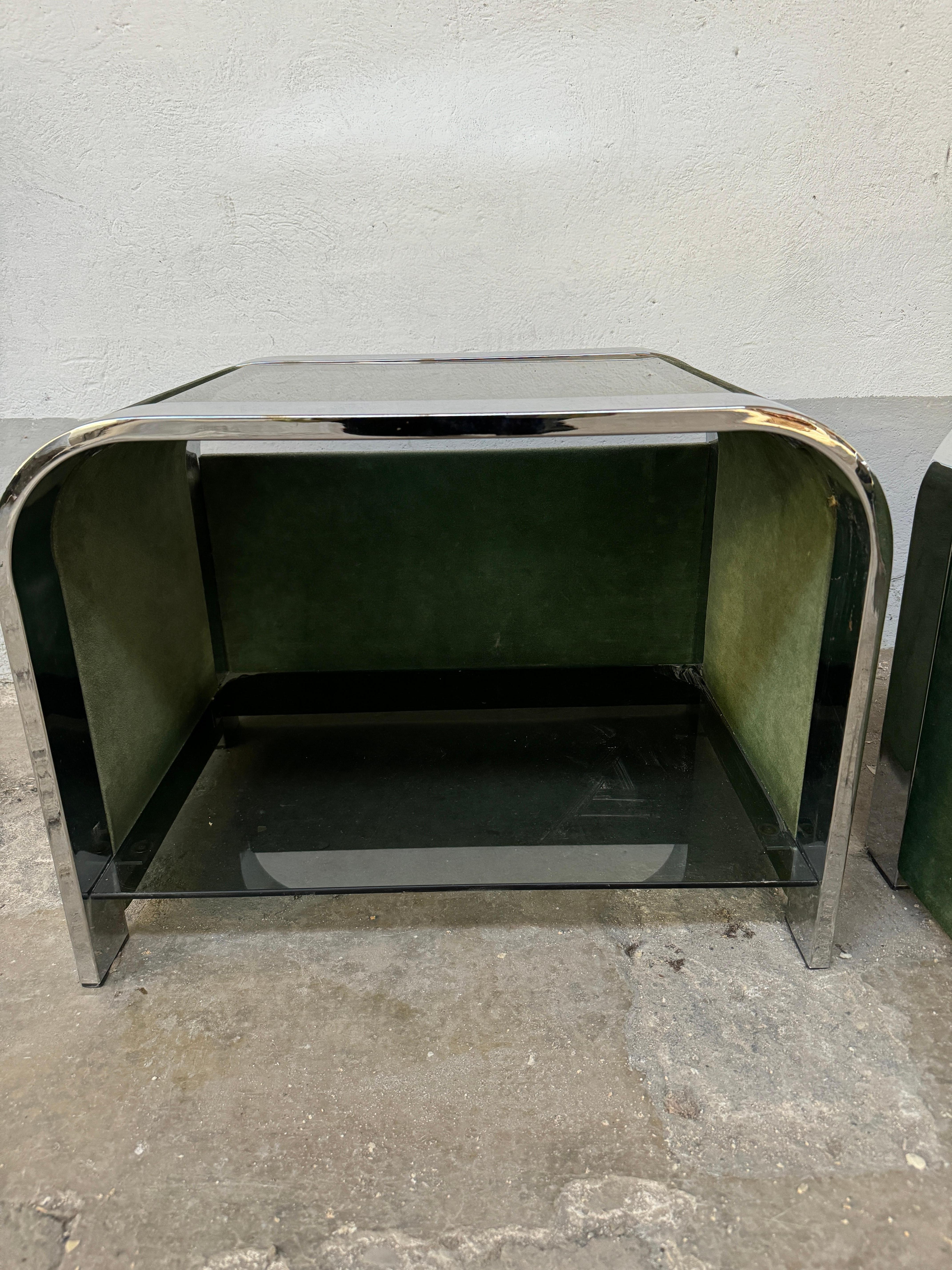 Mid-Century Modern Italian Bedroom Set in Chrome and Suede. 1970s For Sale 7