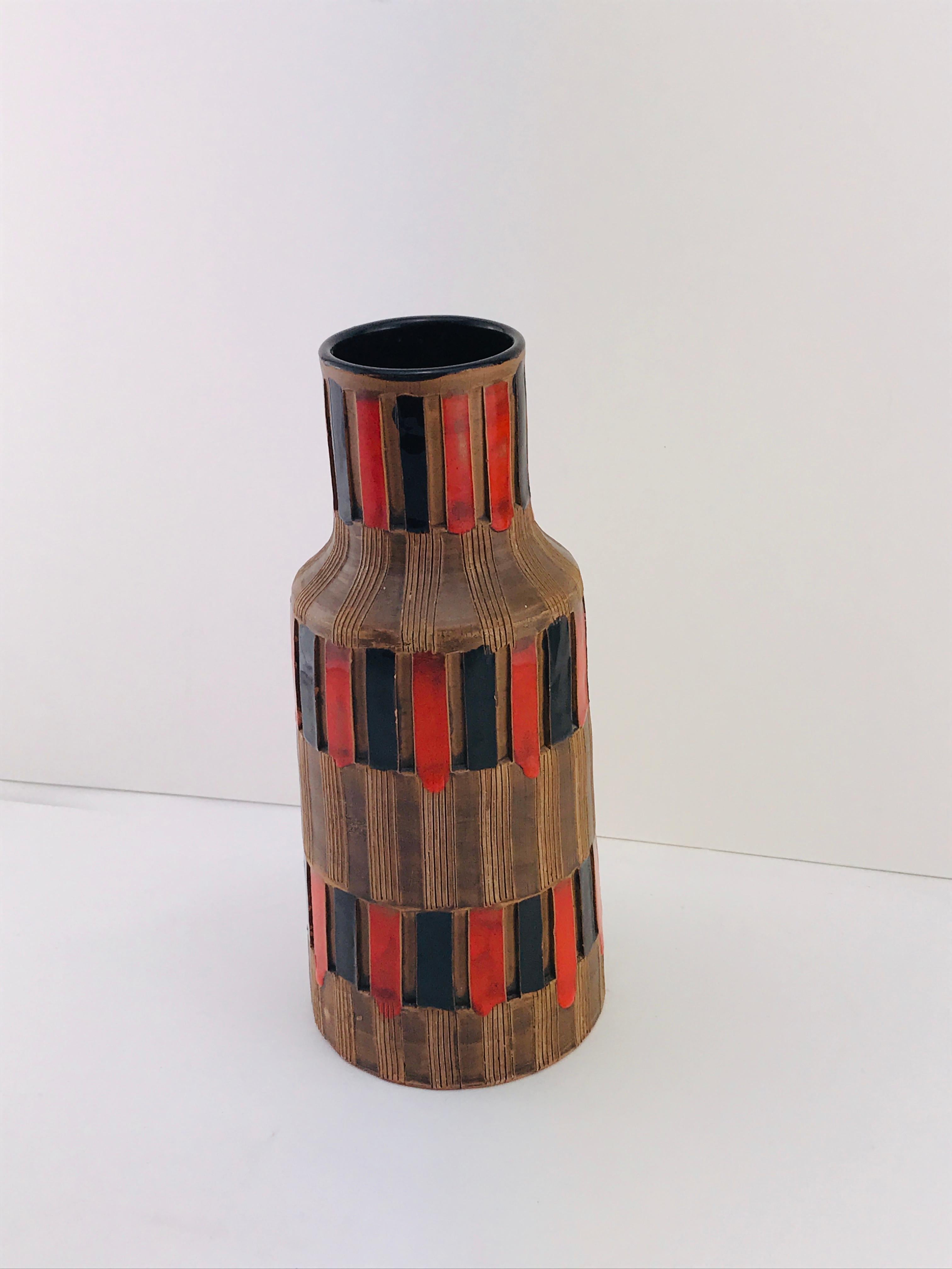 Mid-Century Modern Italian Bitossi Red and Black Ceramic Vase, 1960 In Good Condition In Byron Bay, NSW
