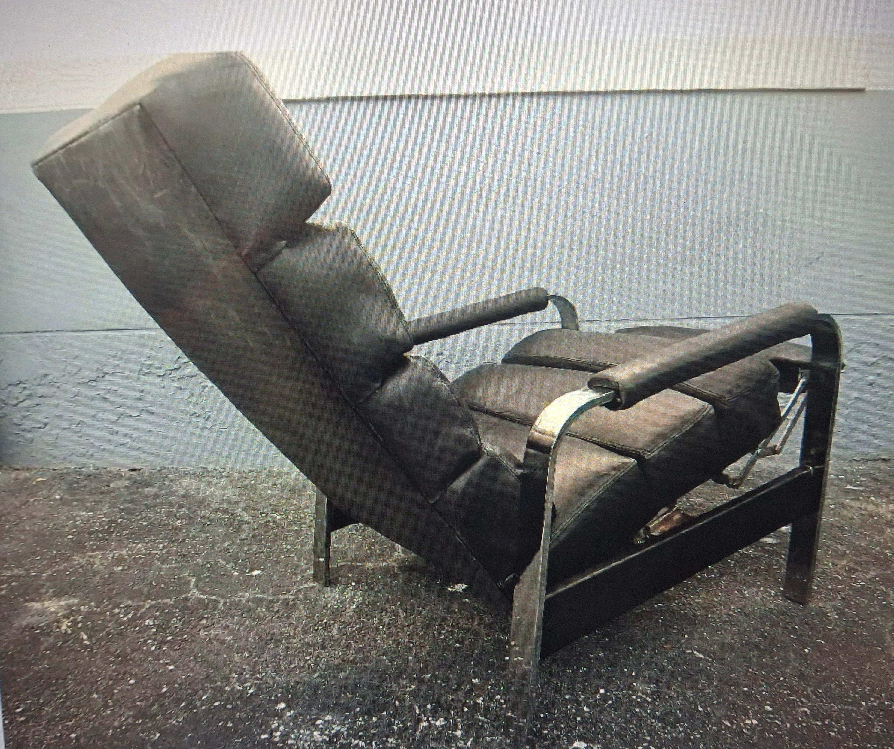 Fauteuil inclinable en cuir noir et chrome de style The Moderns. Milo Baughman Bon état - En vente à Opa Locka, FL