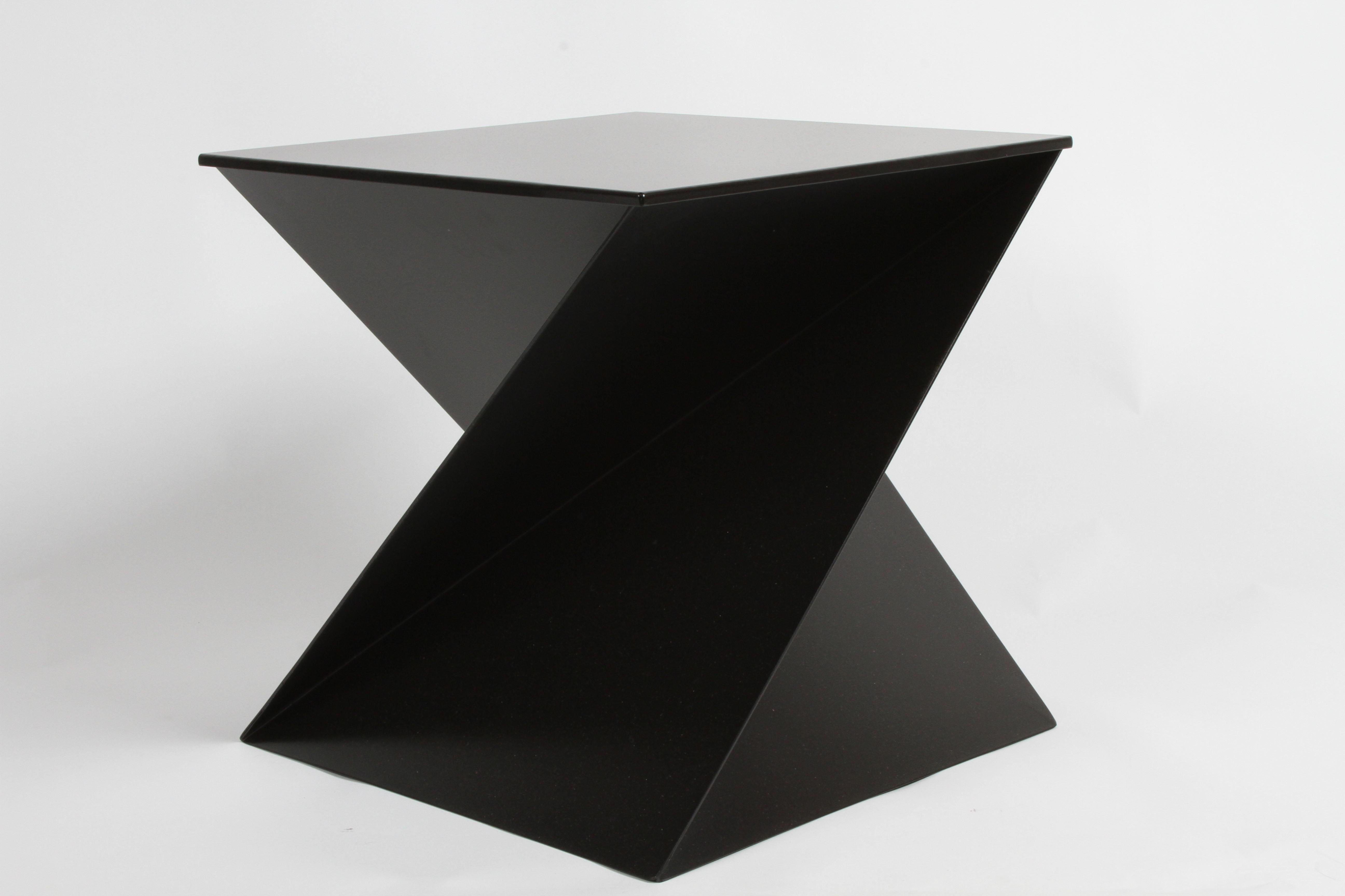 Late 20th Century Mid-Century Modern Italian Black Painted Cubist or Origami Side Table For Sale
