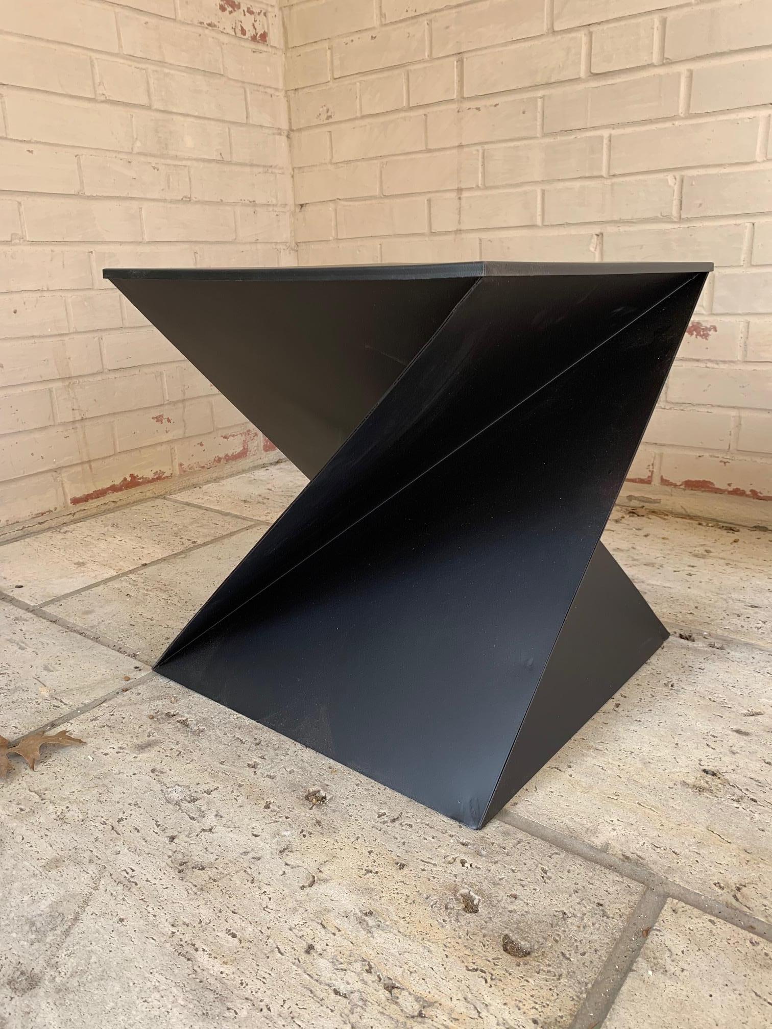 Mid-Century Modern Italian Black Painted Cubist Side Table 1