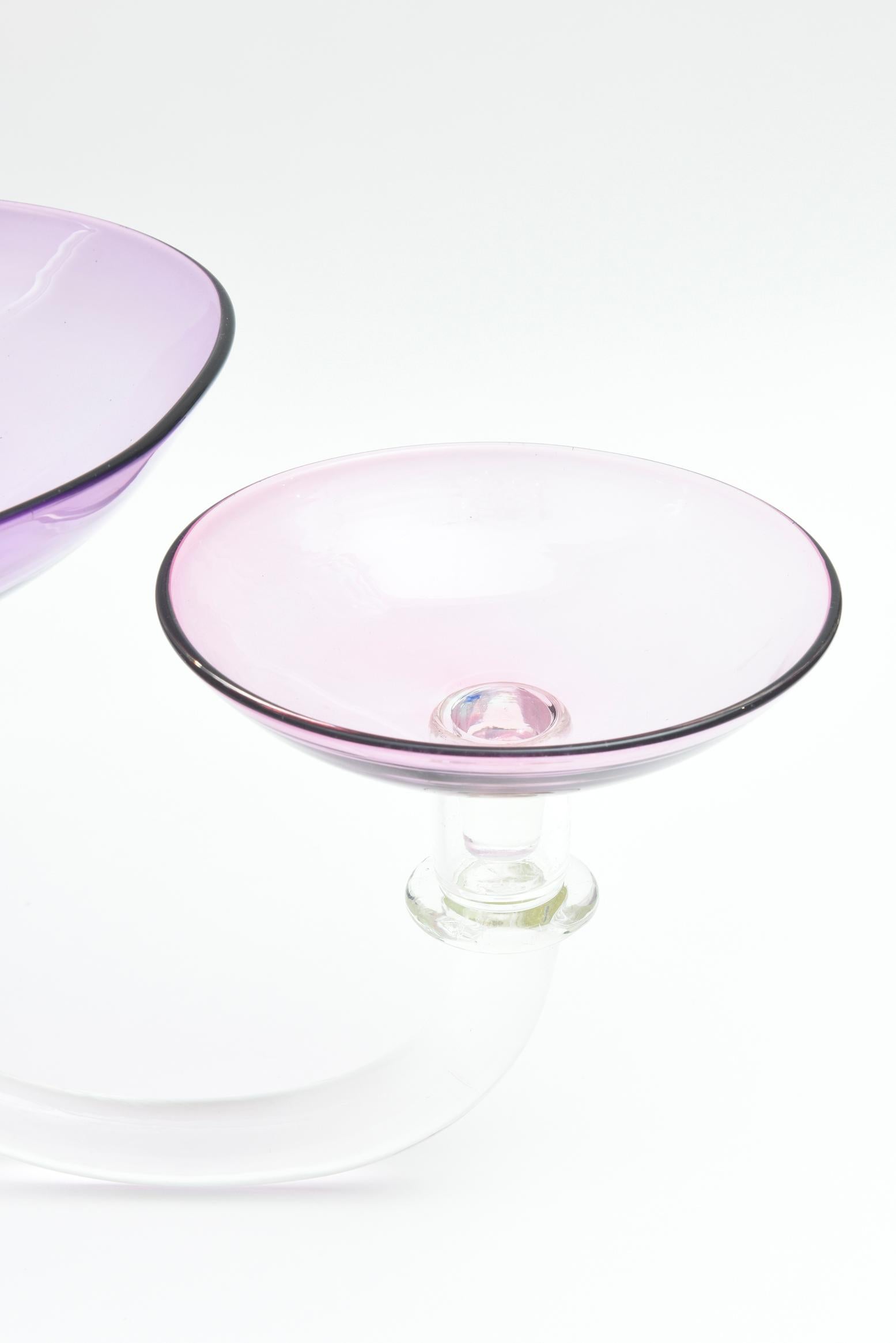 Mid-Century Modern Italian Blown Purple Glass Centerpiece, Murano im Zustand „Gut“ in West Palm Beach, FL