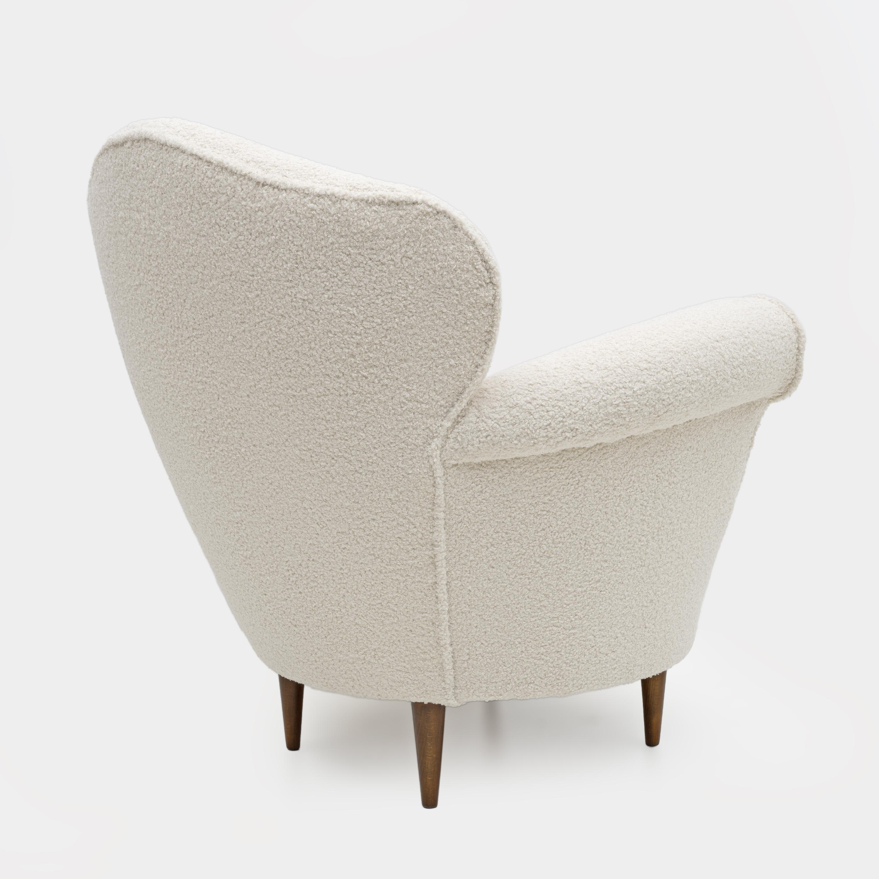 Bouclé Mid-Century Modern Italian Bouclè Curved Armchair, 1950s For Sale