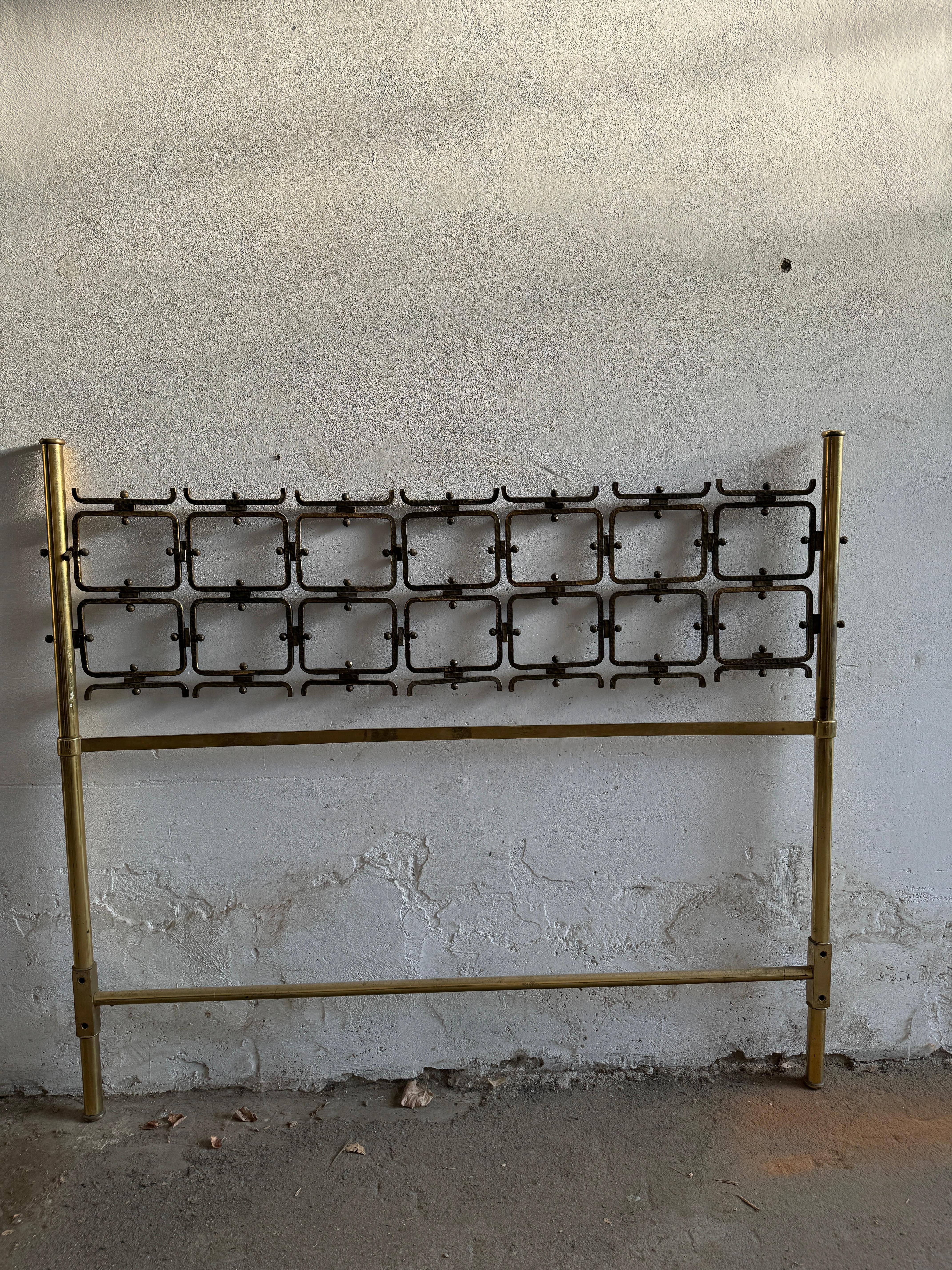 Mid-Century Modern Italian Brass and Bronze Headboard by O. Borsani In Good Condition For Sale In Prato, IT