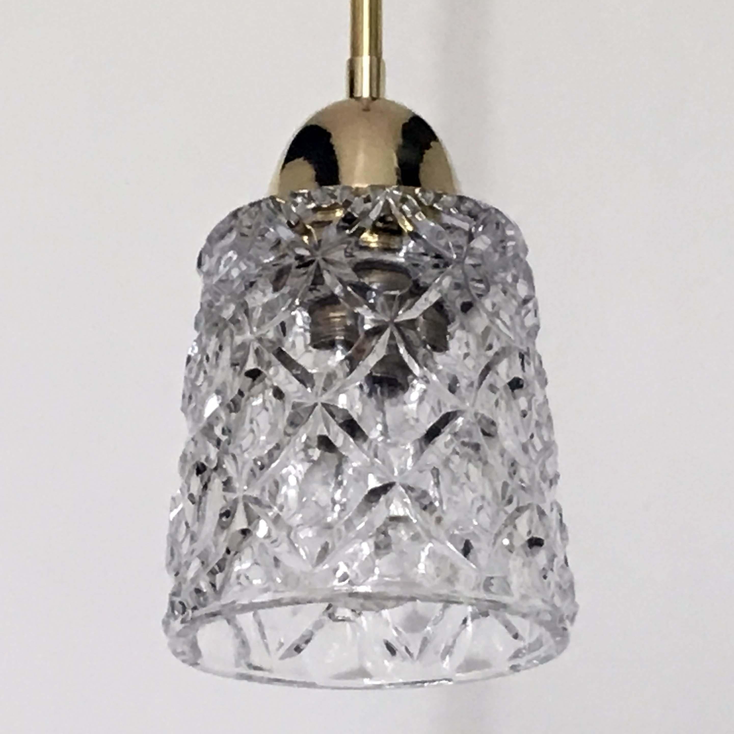 Mid-Century Modern Italian Brass and Crystal Cut Glass Pendant, 1950s In Good Condition For Sale In NUEMBRECHT, NRW