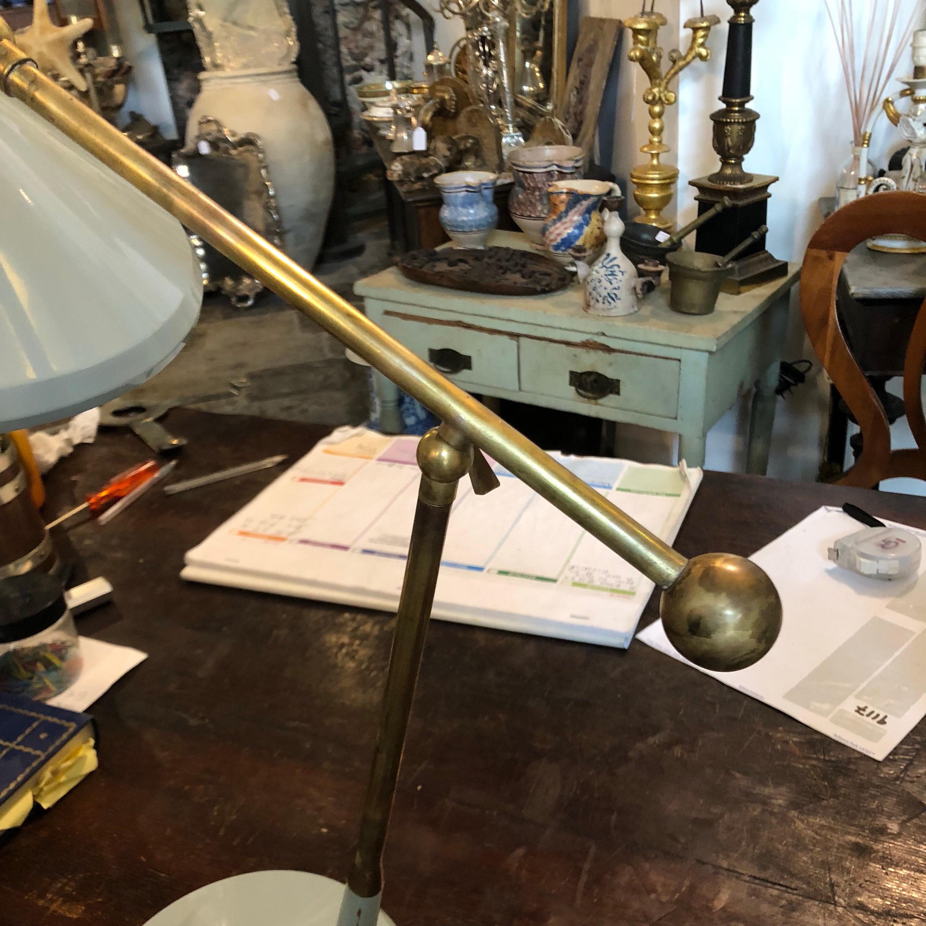 Mid-Century Modern Italian Brass and Grey Metal Table Lamp, circa 1960 4