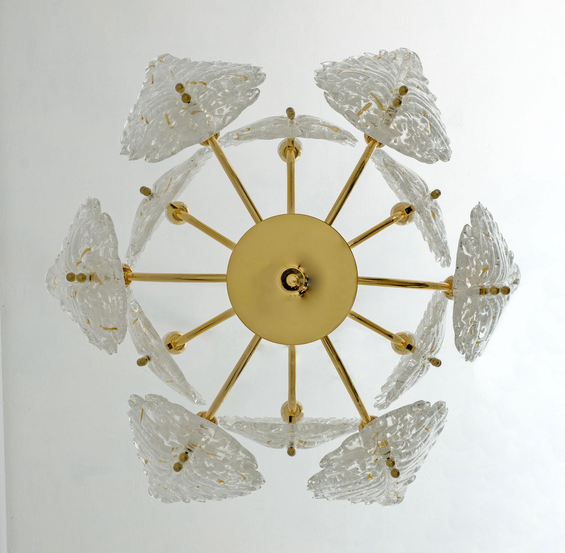 Mid-Century Modern Italian Brass and Murano Glass Chandelier, 1970s For Sale 3