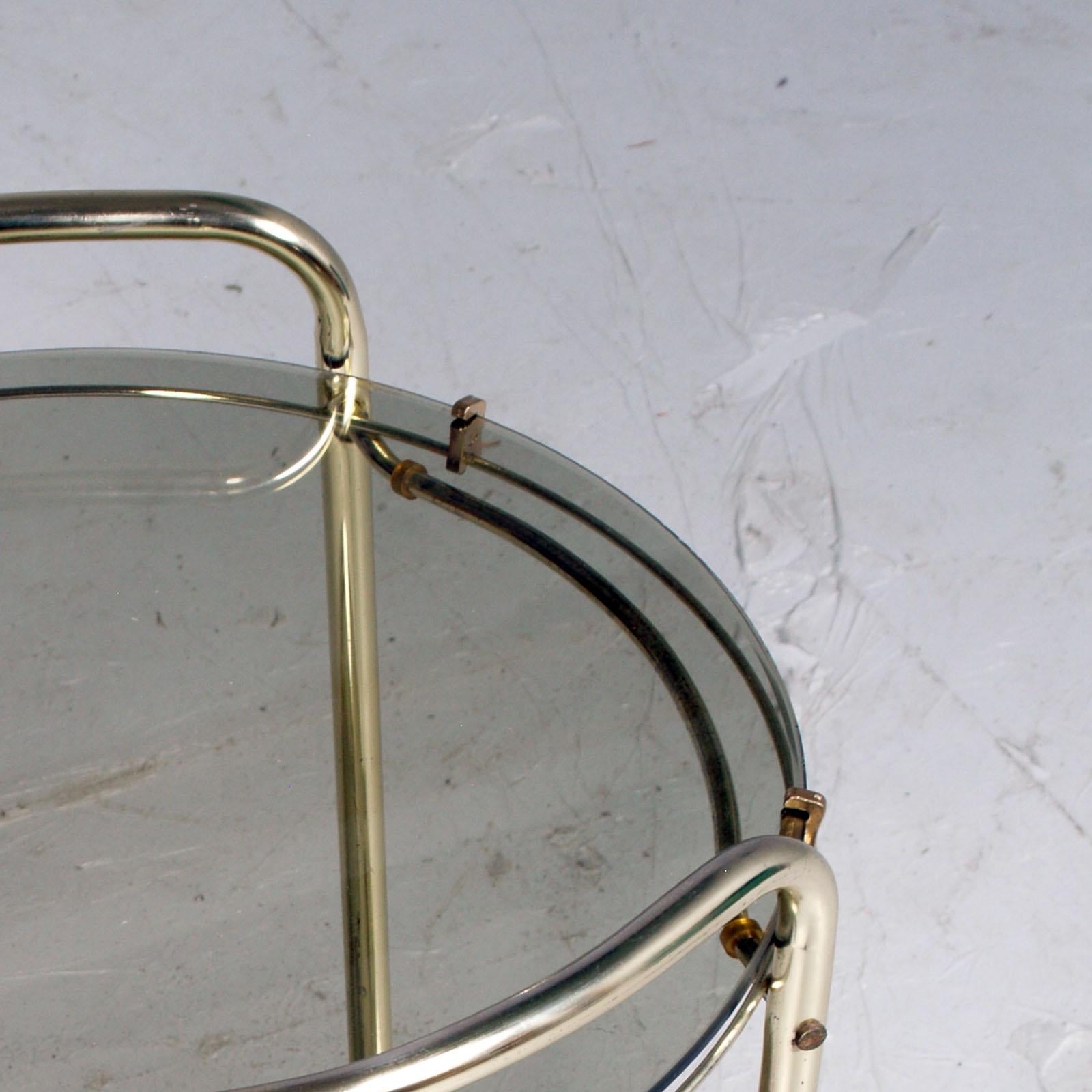 Mid-Century Modern Italian Brass and Smoked Crystal Bar Cart In Good Condition For Sale In Vigonza, Padua