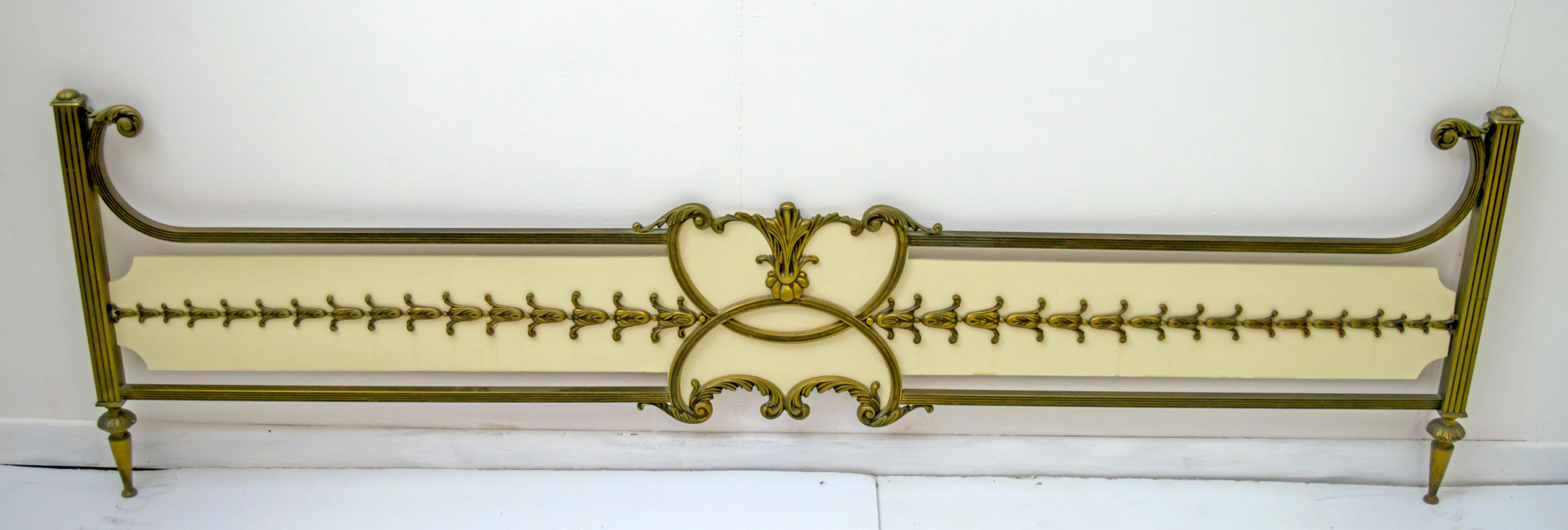 Mid-Century Modern Italian Brass Bed, 1960s In Good Condition In Puglia, Puglia