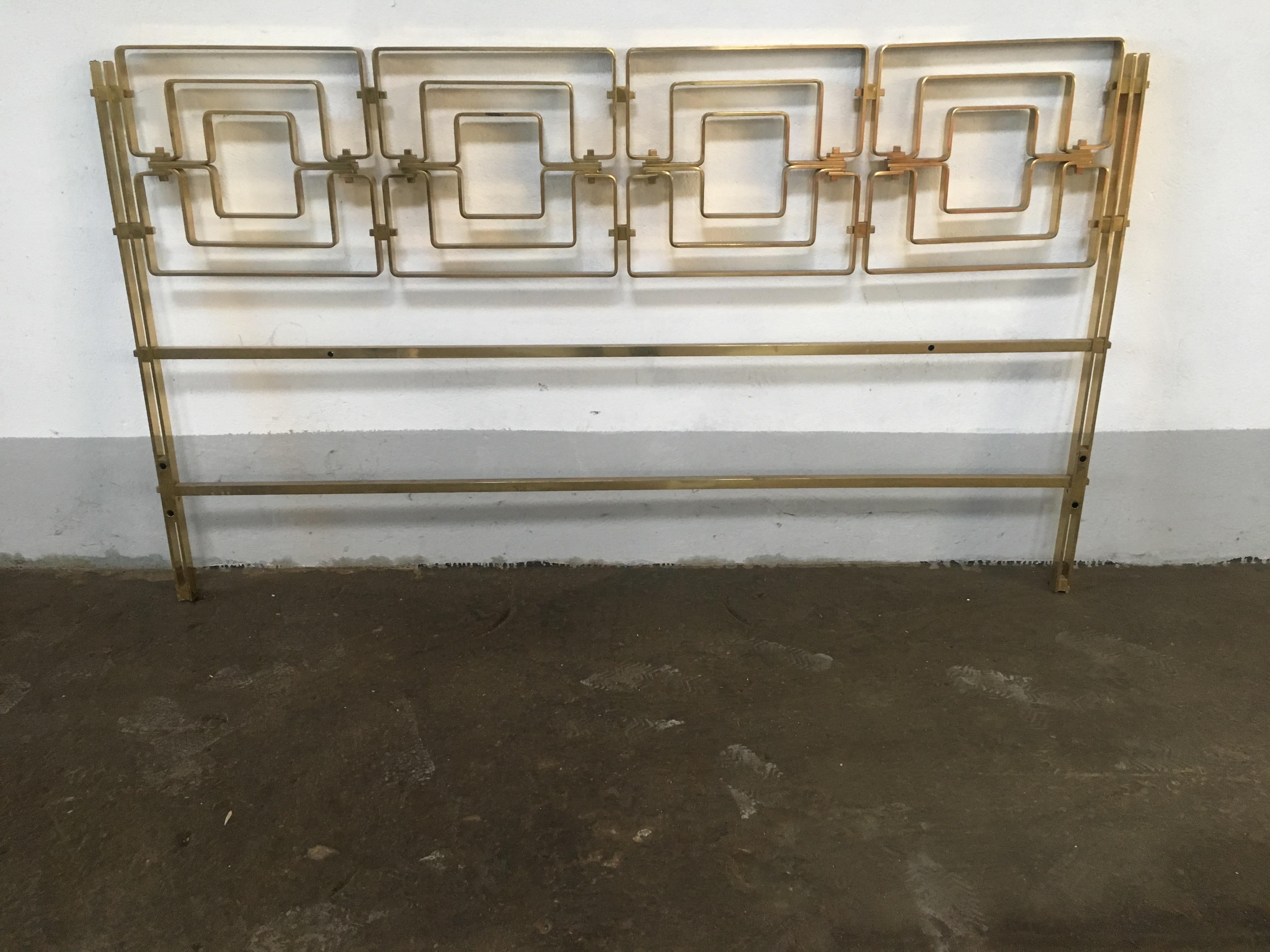 Mid-Century Modern Italian brass bed head with geometric patterns, 1970s.
The bed head presents some wear due to age and use as shown in the pictures.
There is the possibility to clean the brass (Quotation on demand).