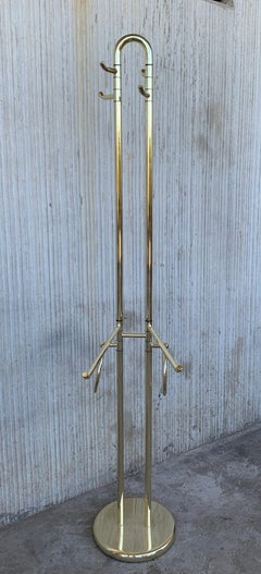 Support de manteau en laiton italien moderne du milieu du siècle avec base ronde, Italie, 1970