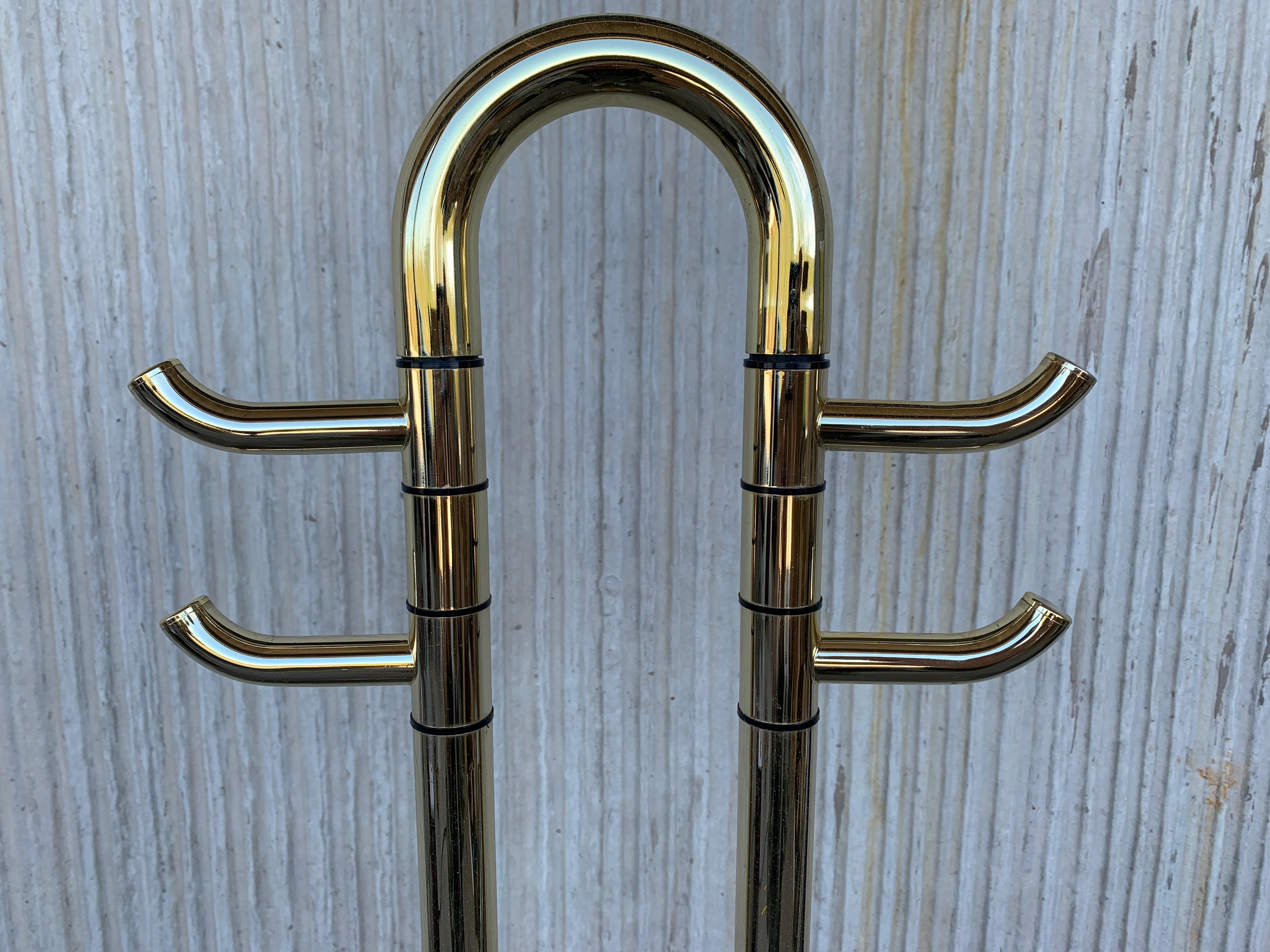 20th Century Mid-Century Modern Italian Brass Coat Stand with Round Base, Italy, 1970s For Sale