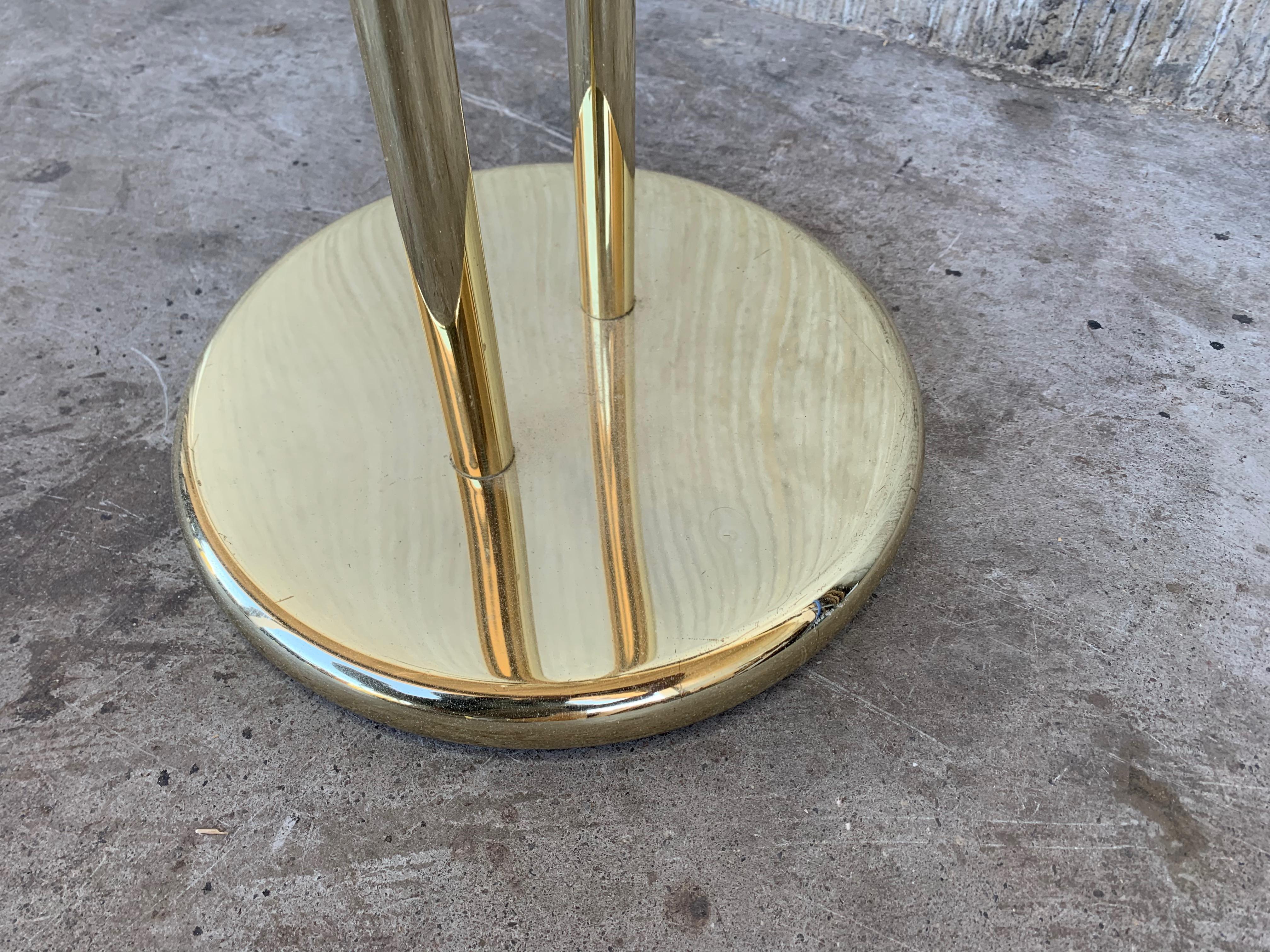 Mid-Century Modern Italian Brass Coat Stand with Round Base, Italy, 1970s For Sale 4