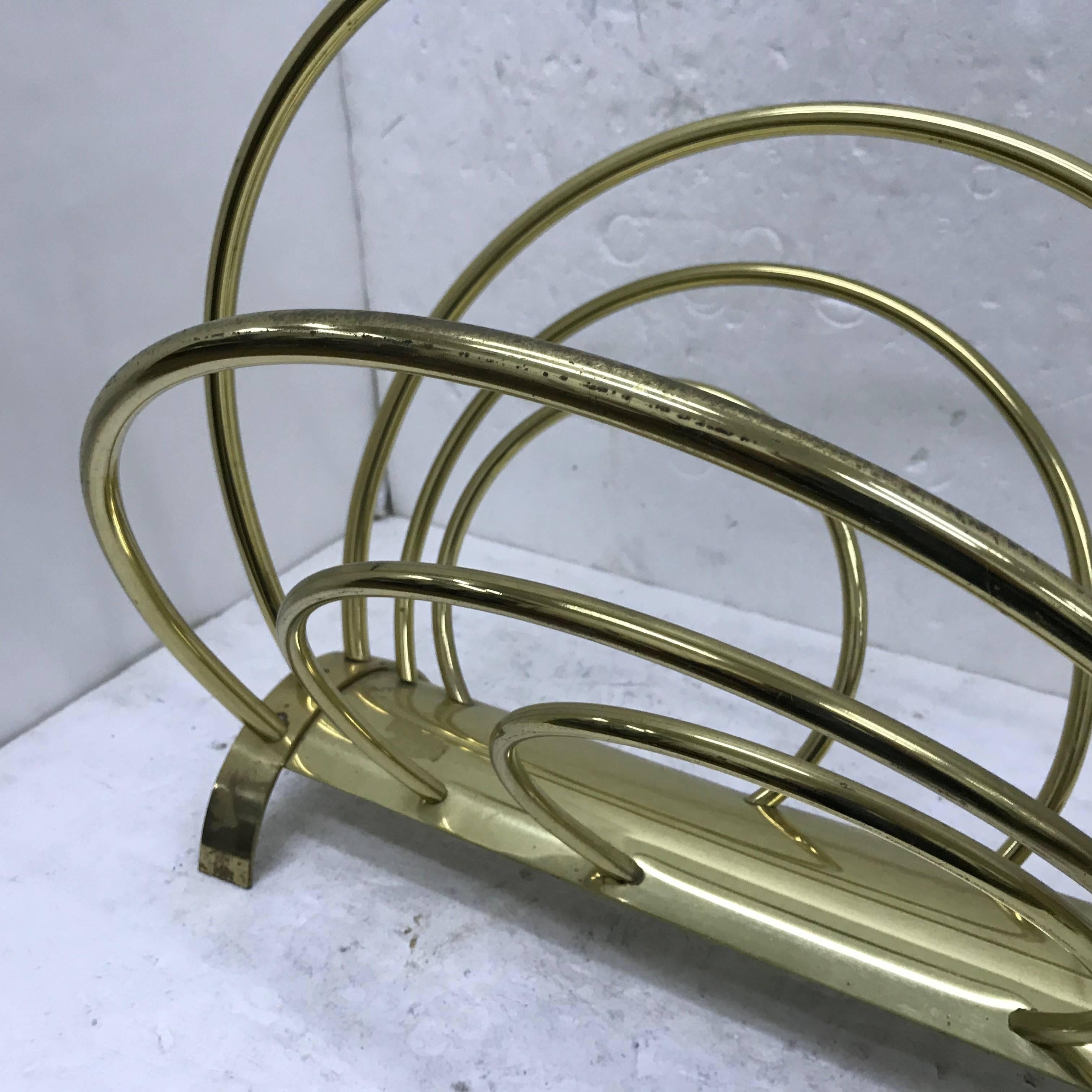 20th Century 1950s Mid-Century Modern Solid Brass Italian Magazine Rack For Sale