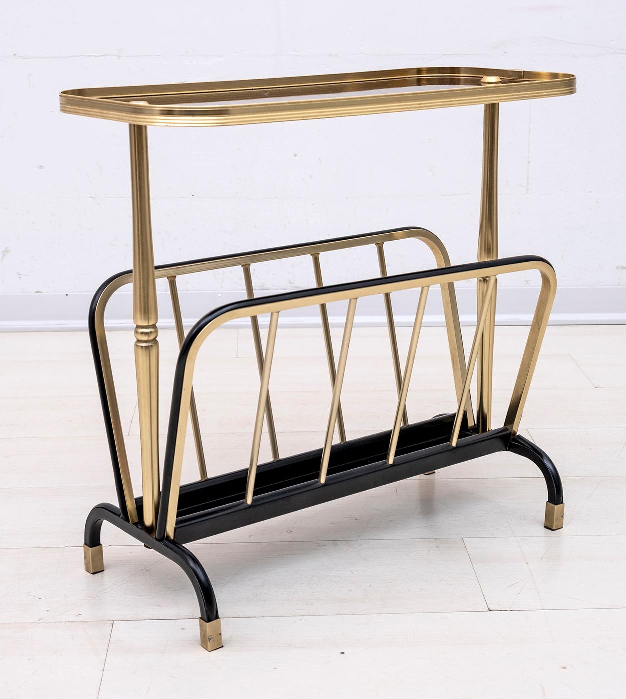 Mid-Century Modern Italian Brass Magazine Racks Side Table, 1970s 1