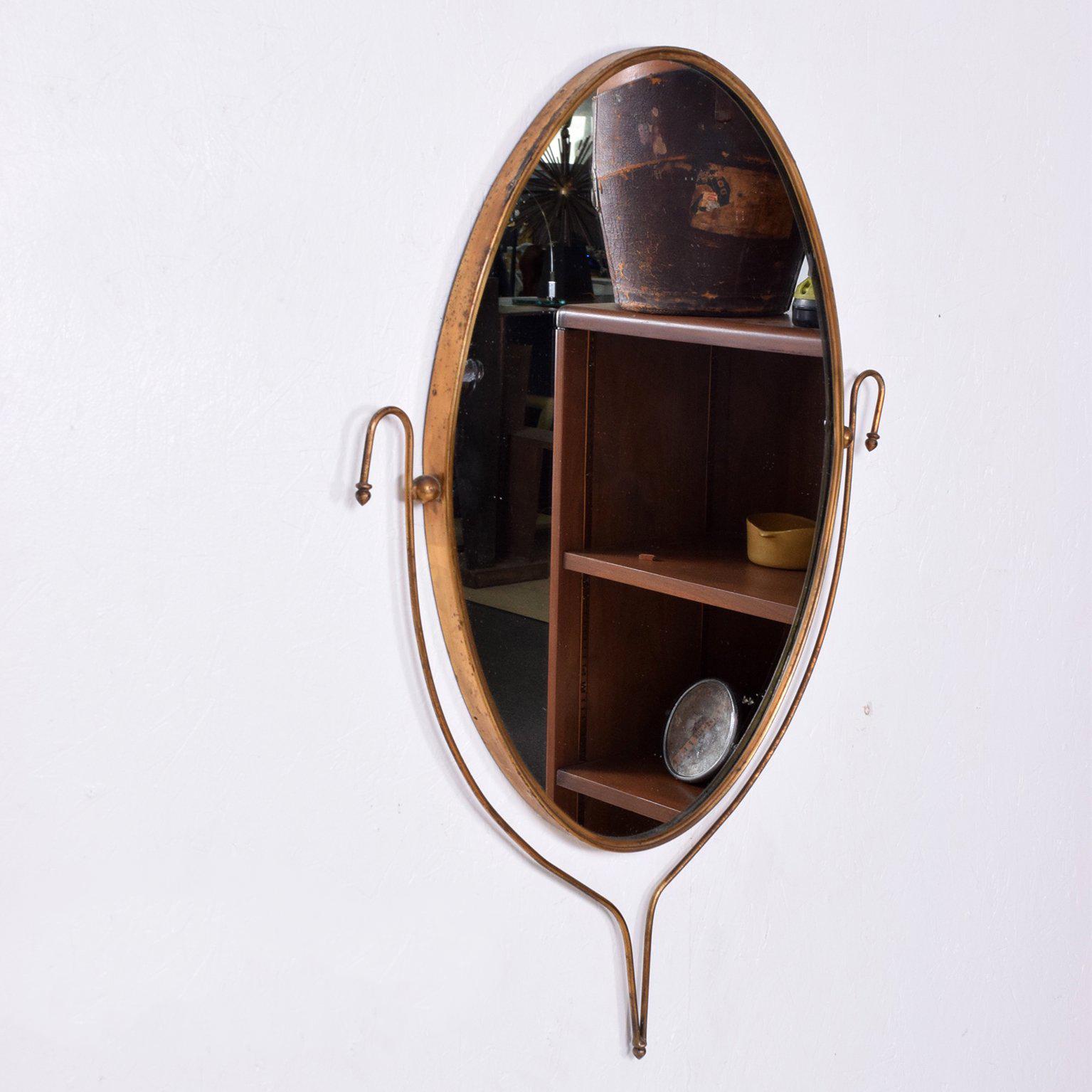 Mid-Century Modern Italian Brass Oval Mirror In Excellent Condition In Chula Vista, CA