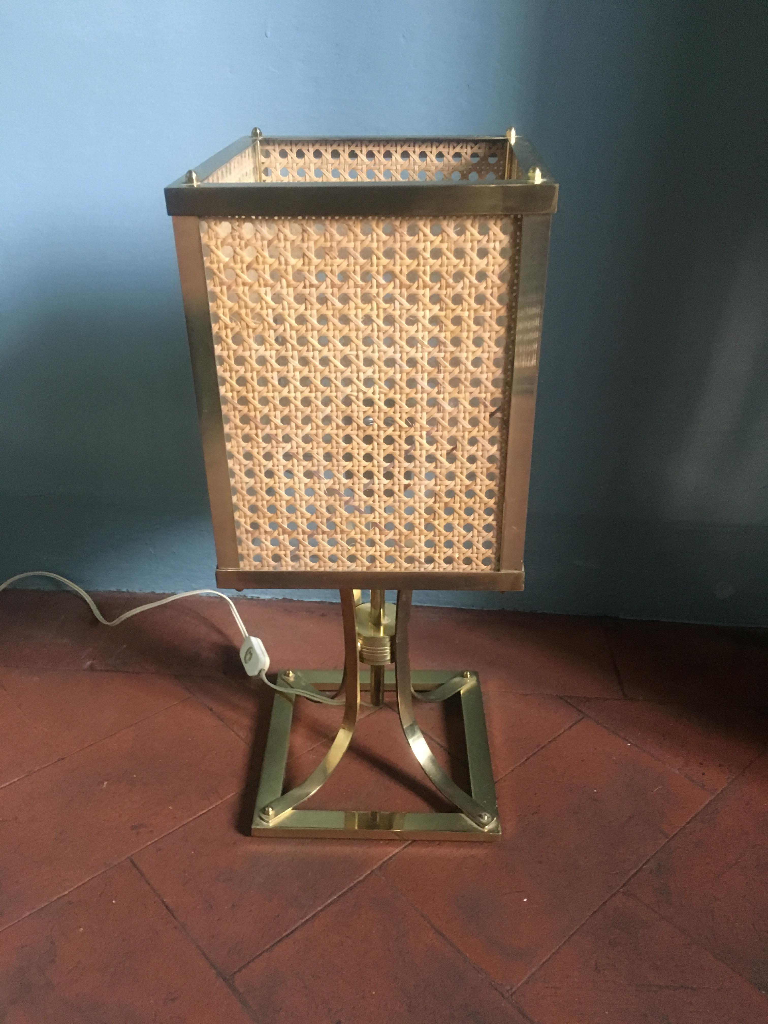 Mid-Century Modern Italian Brass Table Lamp with Vienna Straw and Plexiglass 1