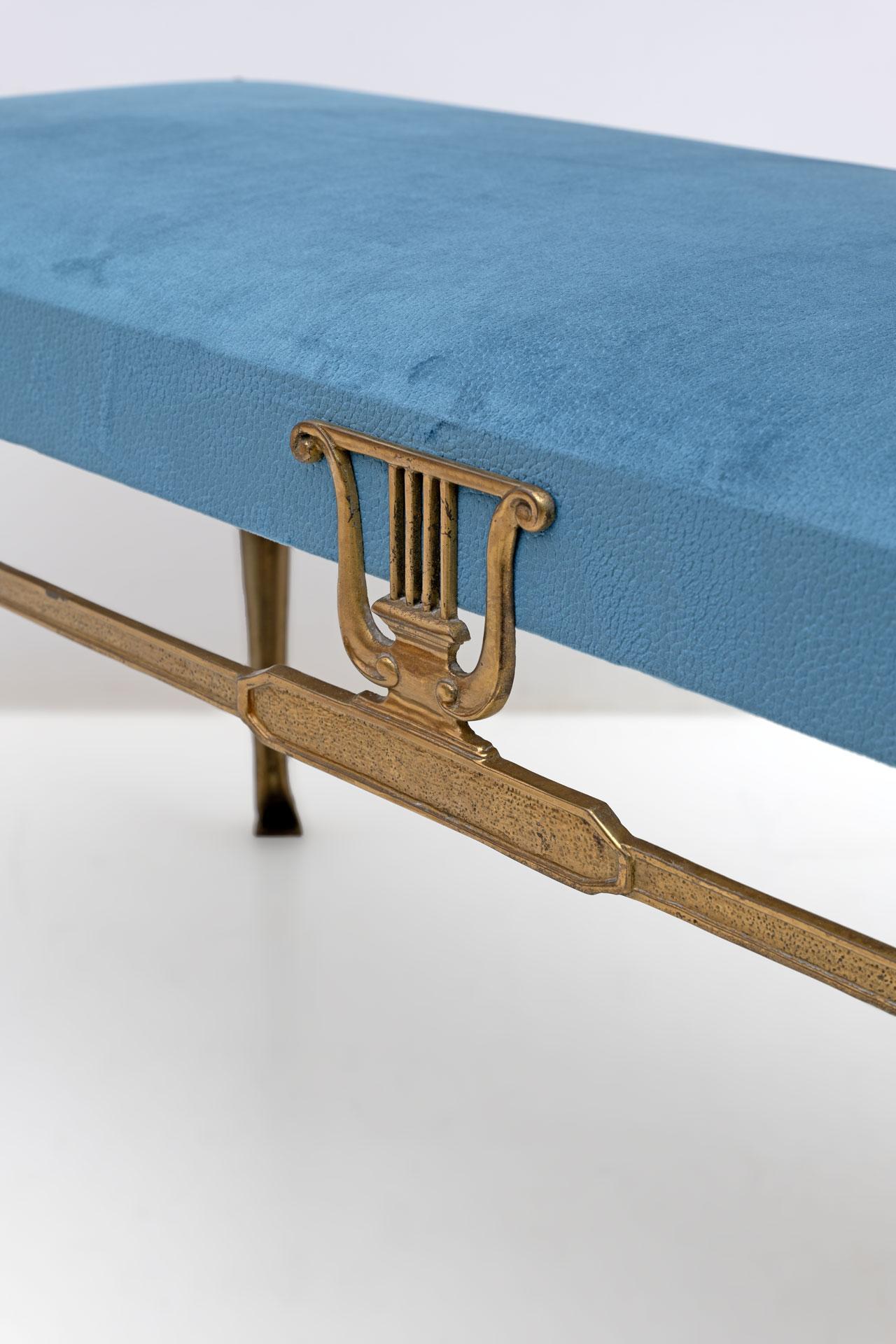 Small bench or sofa rest in bronze and brass on 4 legs with swan head on the top 1950-60 covered in blue velvet