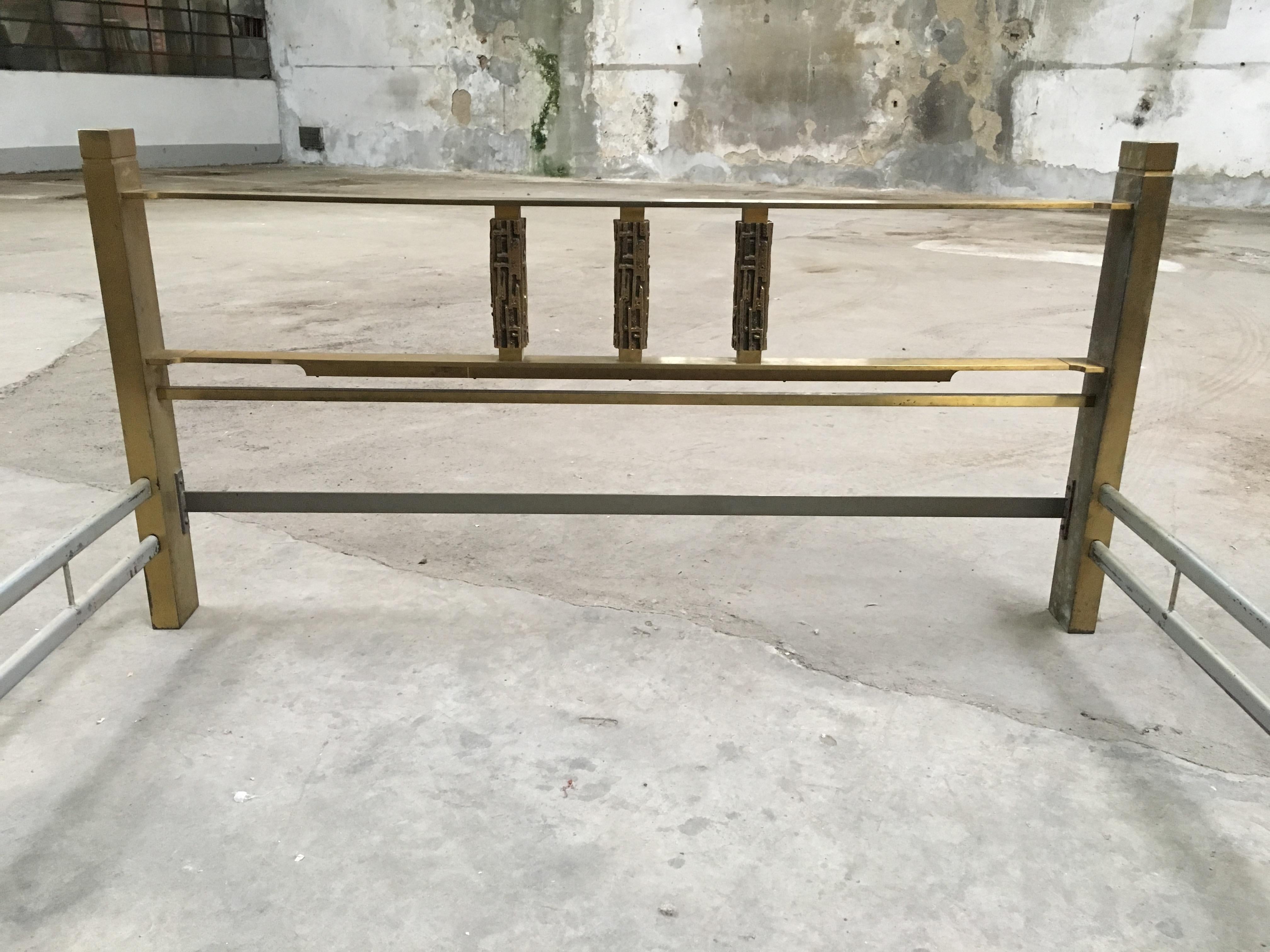 Mid-Century Modern Italian Bronze Double Bed by Luciano Frigerio, 1970s In Good Condition In Prato, IT