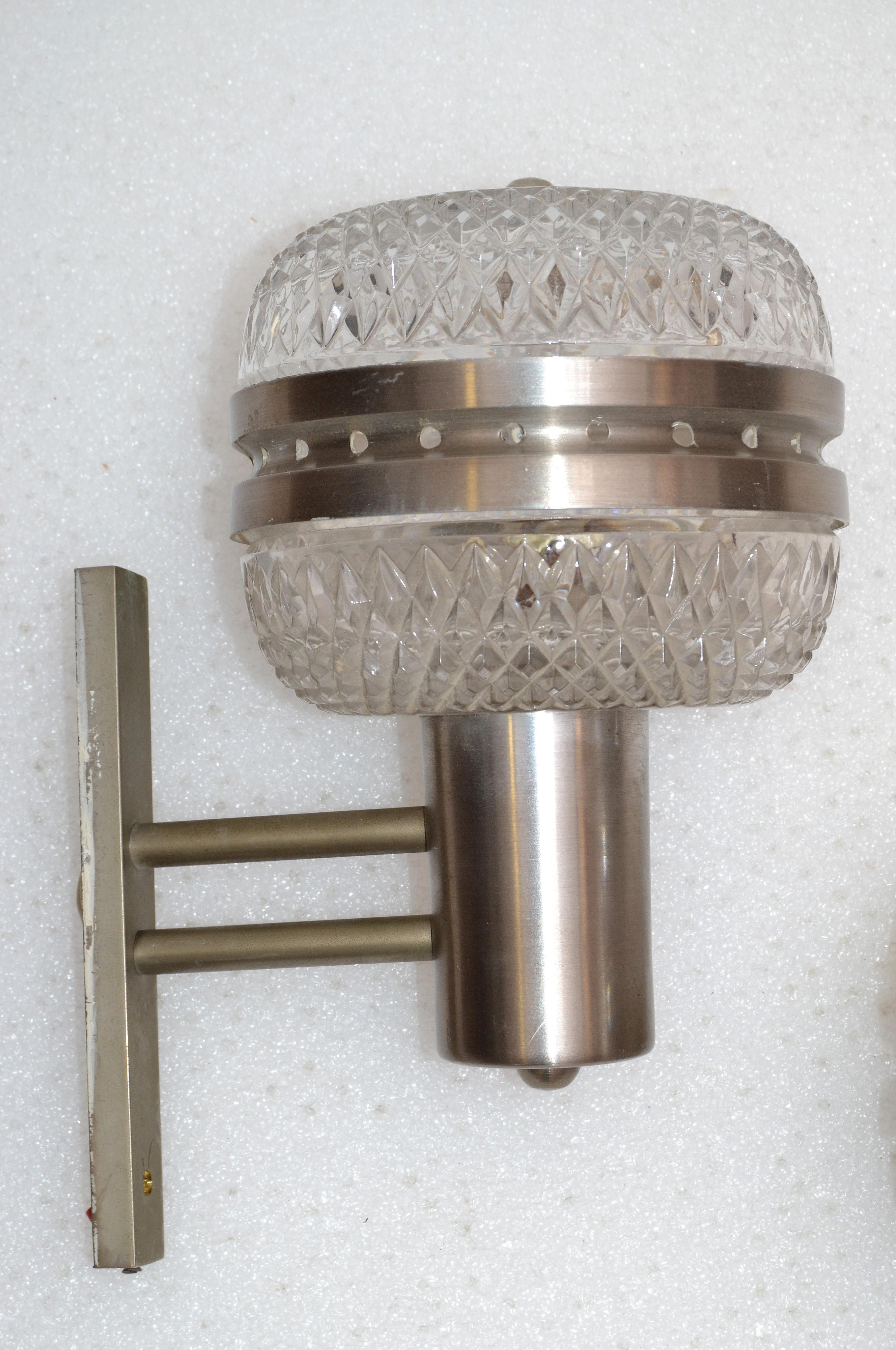 Mid-Century Modern Italian Brushed Stainless Steel & Cut Glass Sconces, Pair For Sale 6