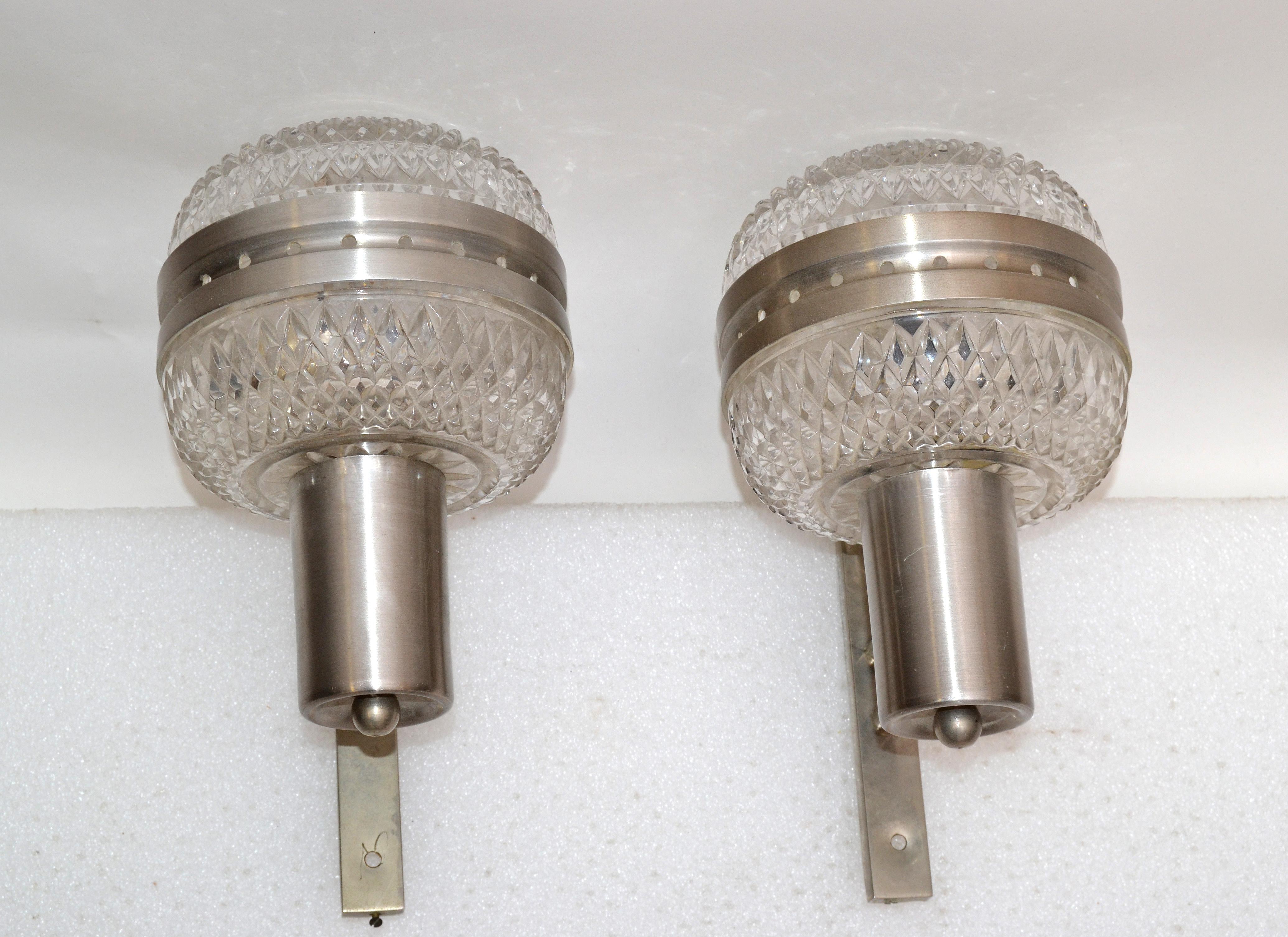 Mid-Century Modern Italian Brushed Stainless Steel & Cut Glass Sconces, Pair For Sale 6