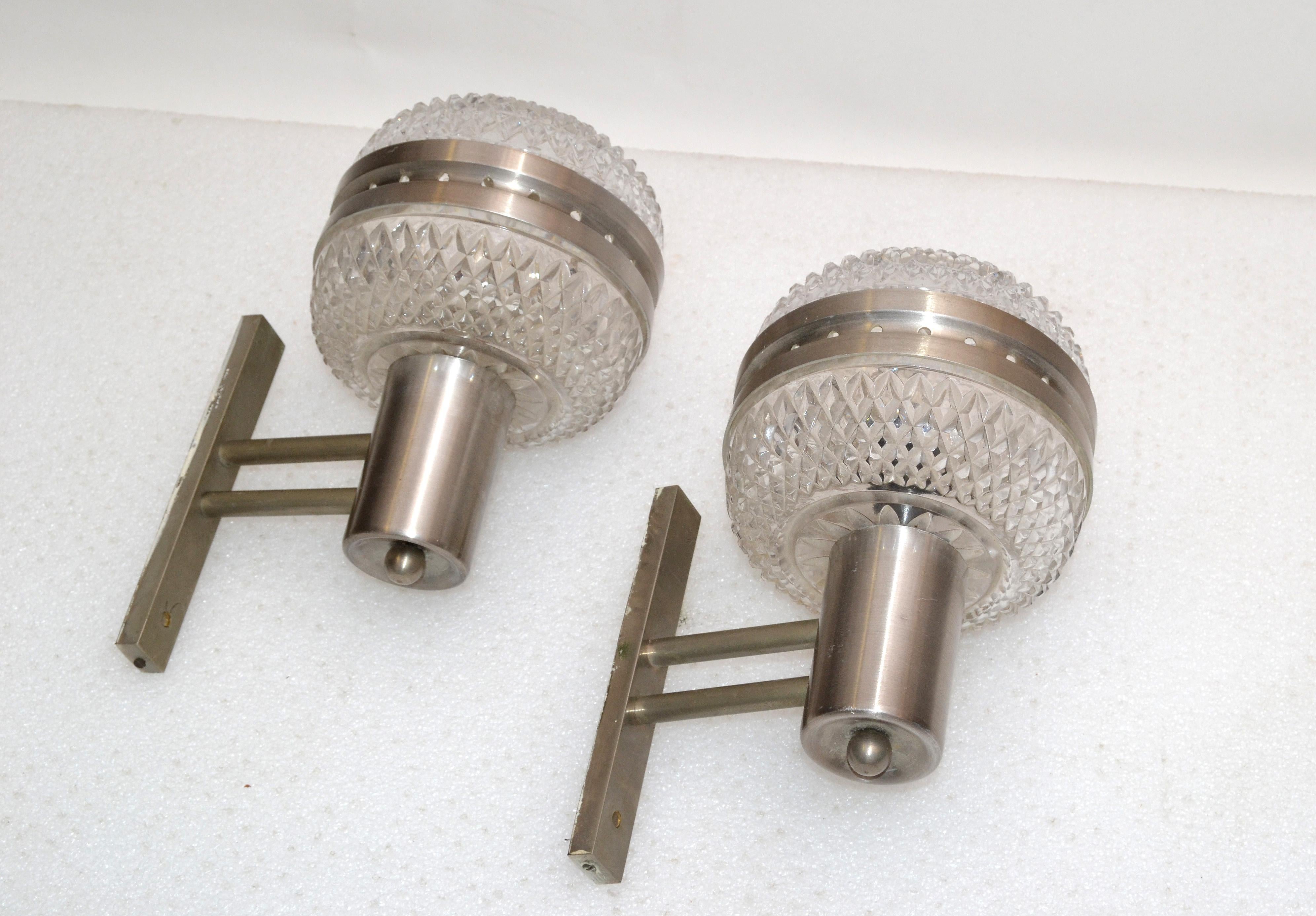 Mid-Century Modern Italian Brushed Stainless Steel & Cut Glass Sconces, Pair For Sale 11