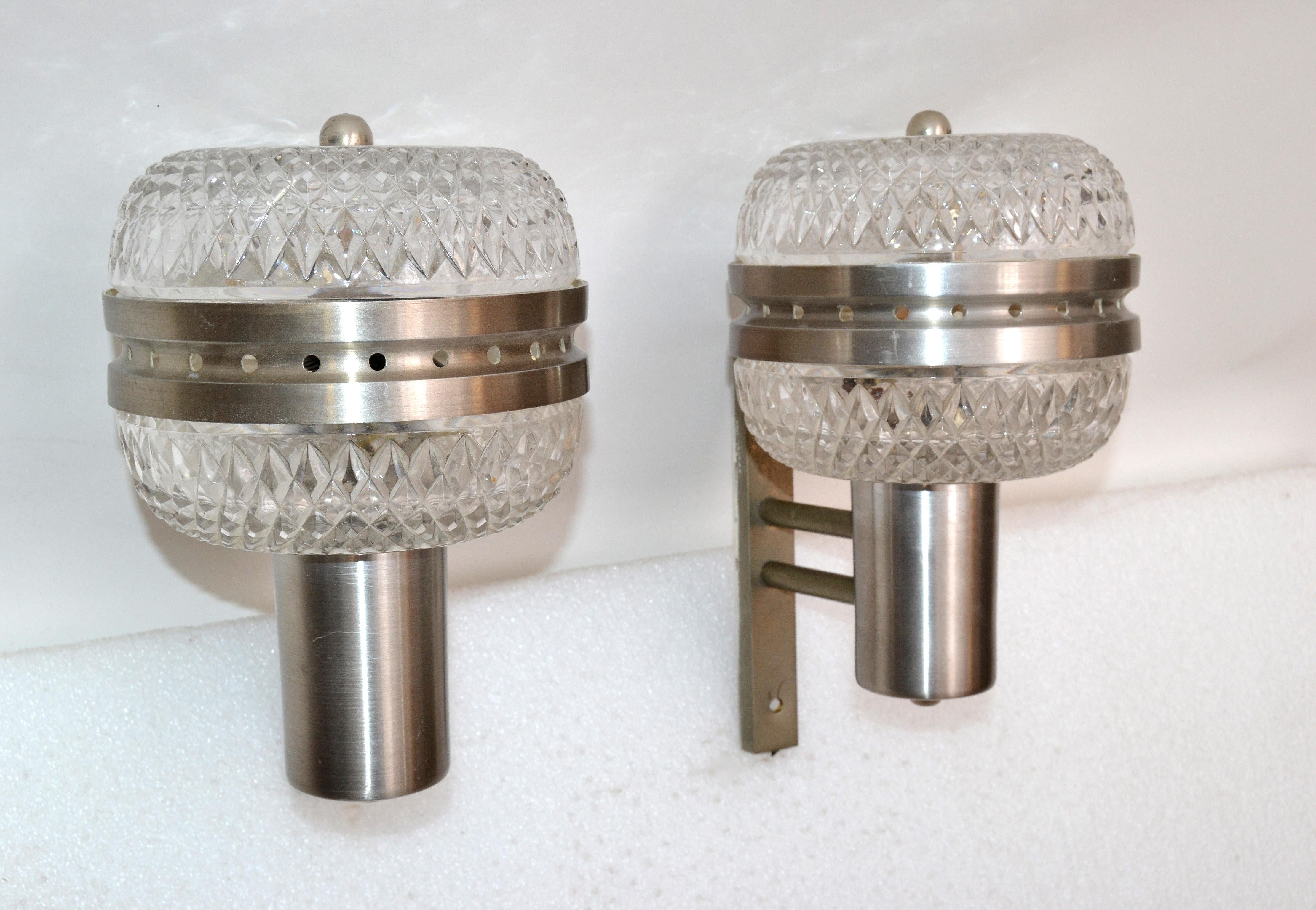 Mid-Century Modern Italian Brushed Stainless Steel & Cut Glass Sconces, Pair For Sale 13