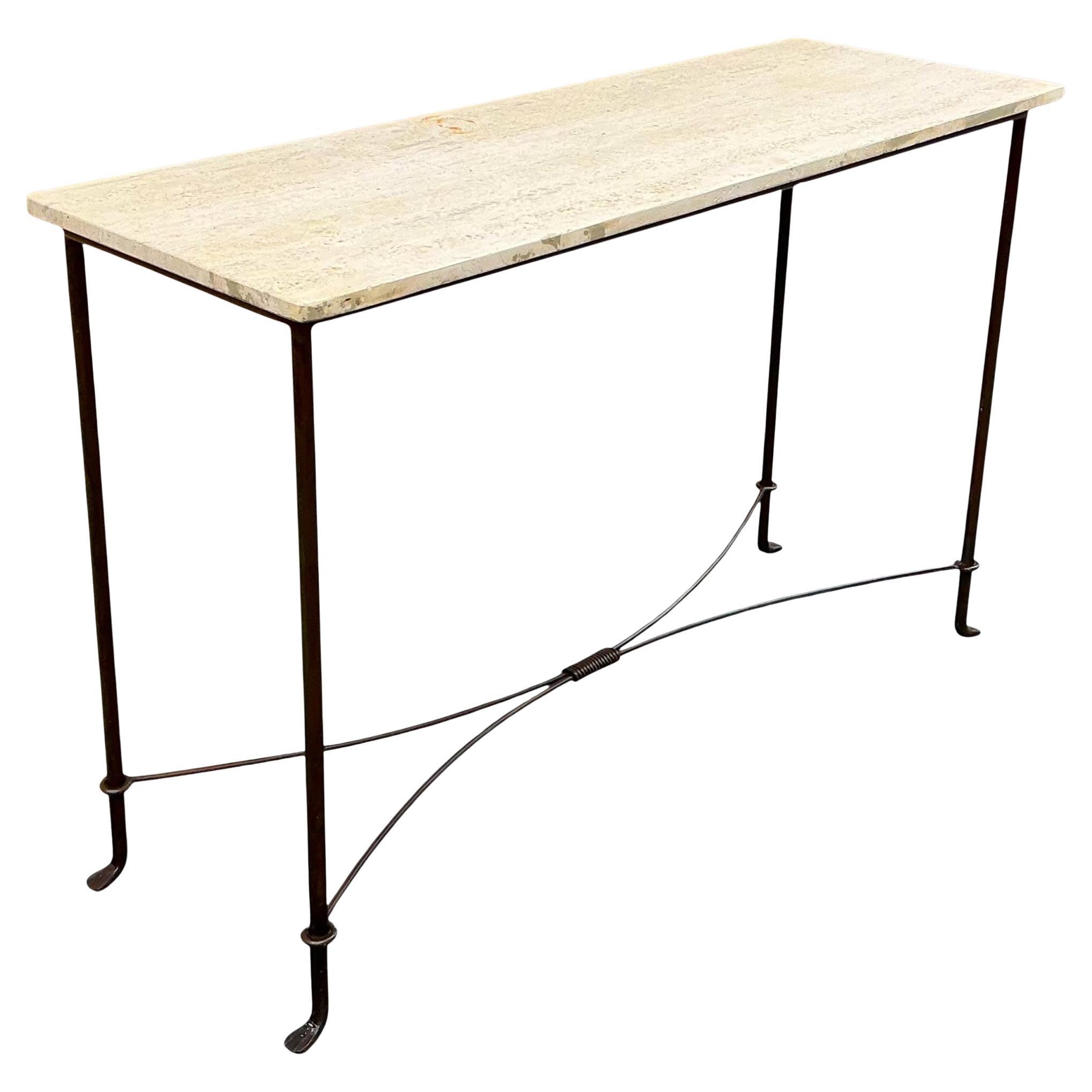Italienischer brutalistischer Konsolentisch aus Gusseisen und Travertin aus der Mitte des Jahrhunderts (Mid-Century Modern)