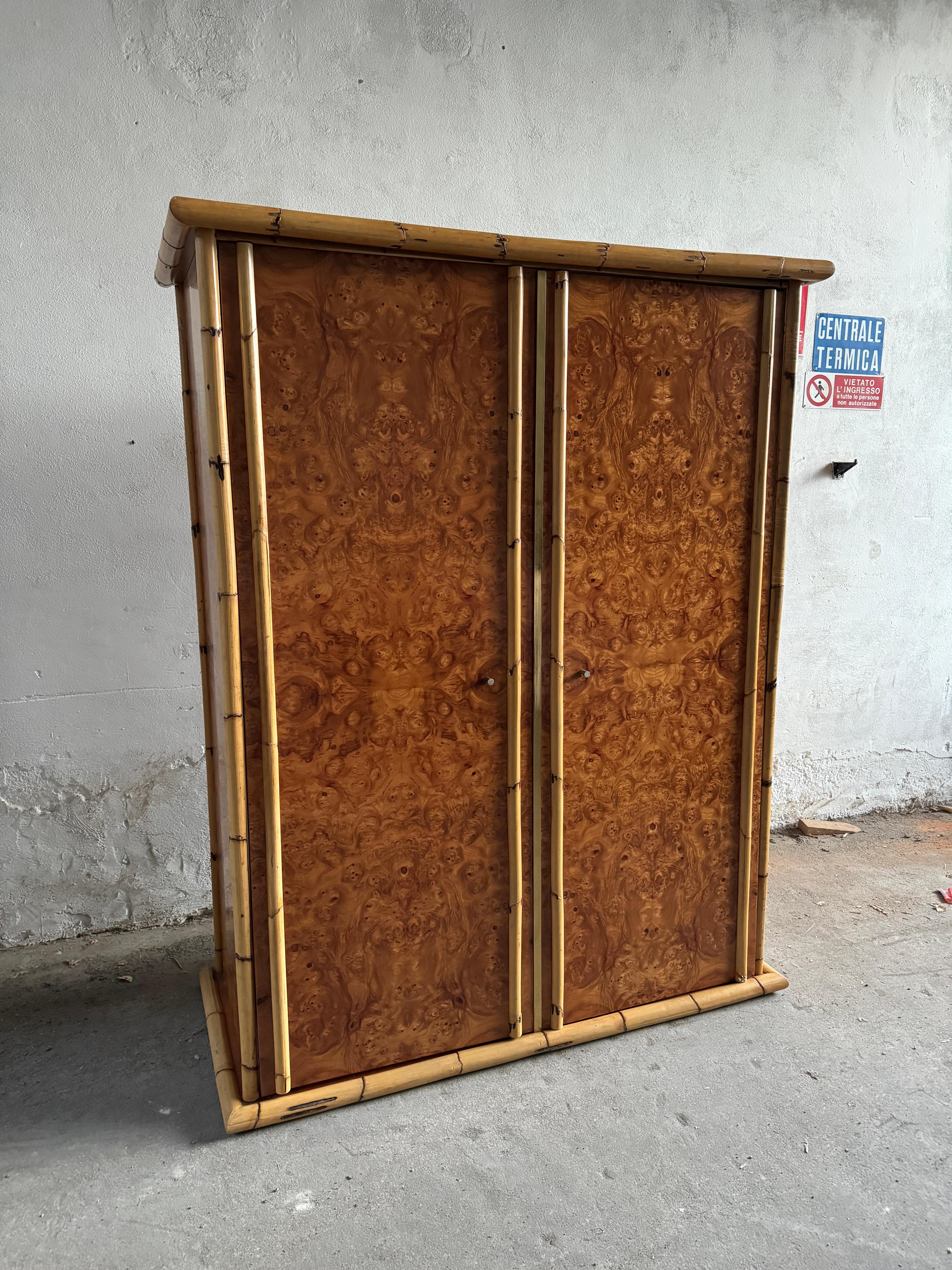 Mid-Century Modern Italian Burl and Bamboo Wardrobe. 1970s In Good Condition In Prato, IT