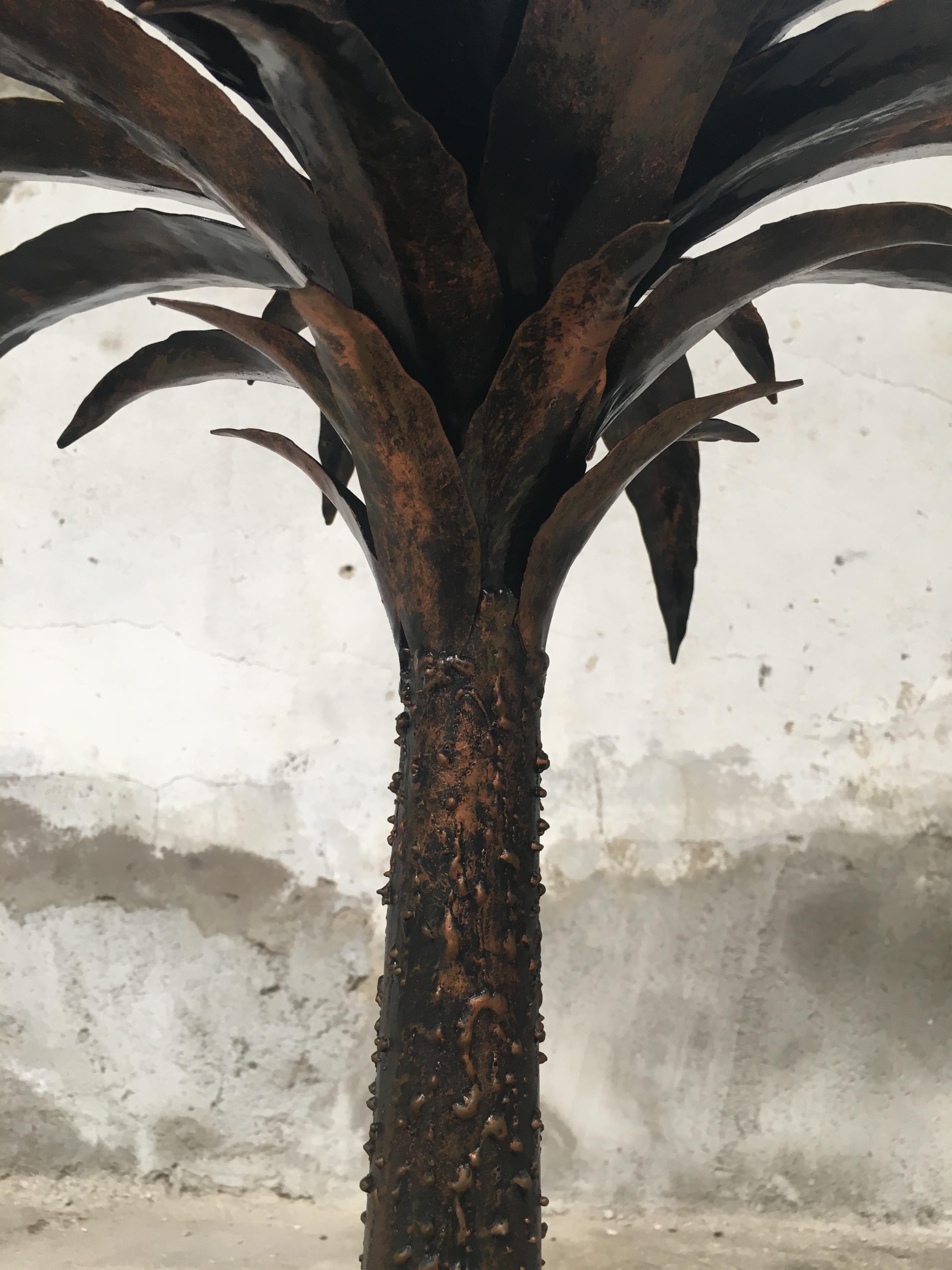 Mid-Century Modern Italian Burnished Iron Palm Tree Sculpture, 1970s In Good Condition For Sale In Prato, IT