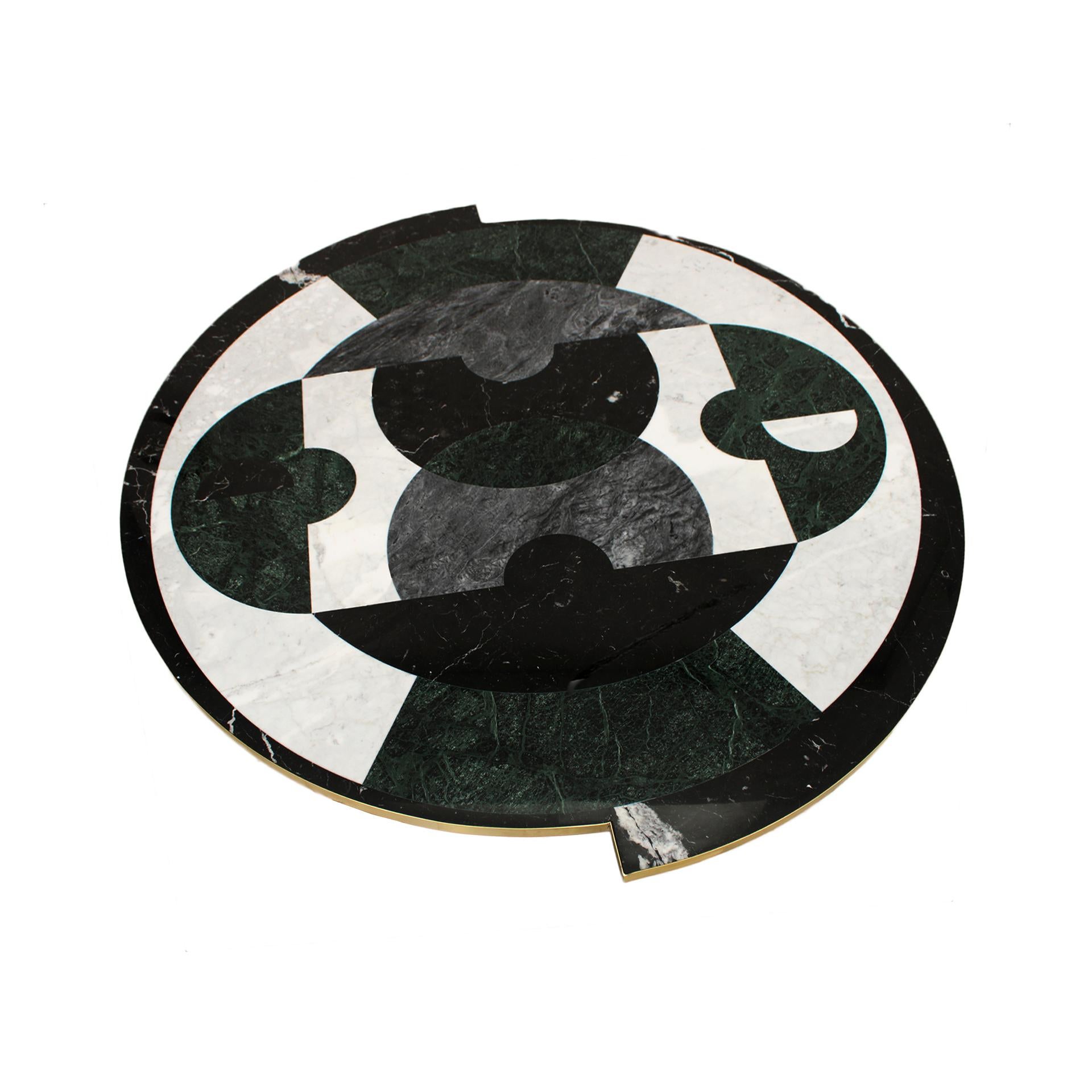 Mid-Century Modern Table ronde italienne contemporaine en marqueterie de marbre Marbre et laiton rare en vente