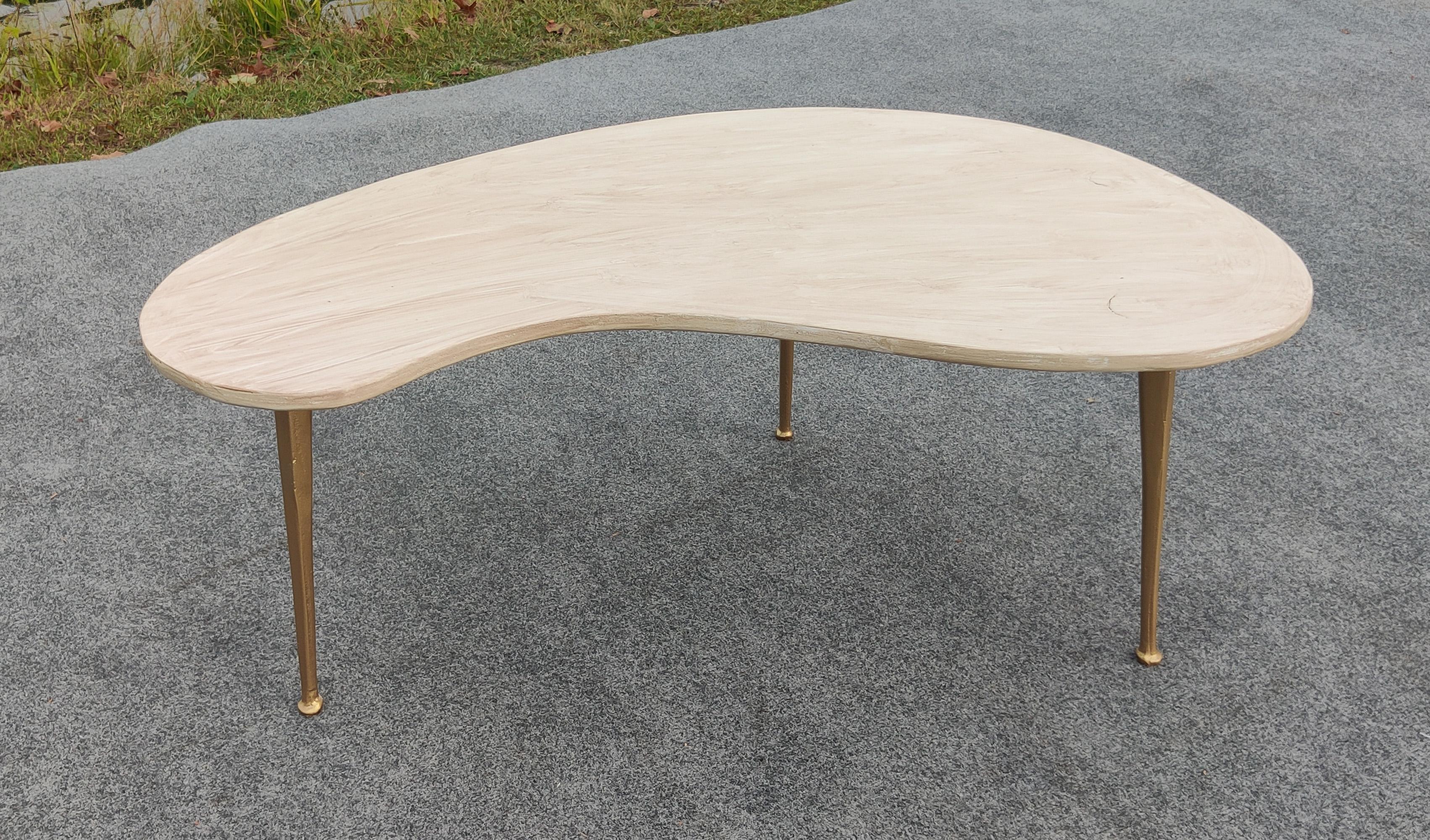 Table à café ou à cocktail en marbre italien Calacatta, moderne du milieu du siècle, pieds en laiton en vente 10