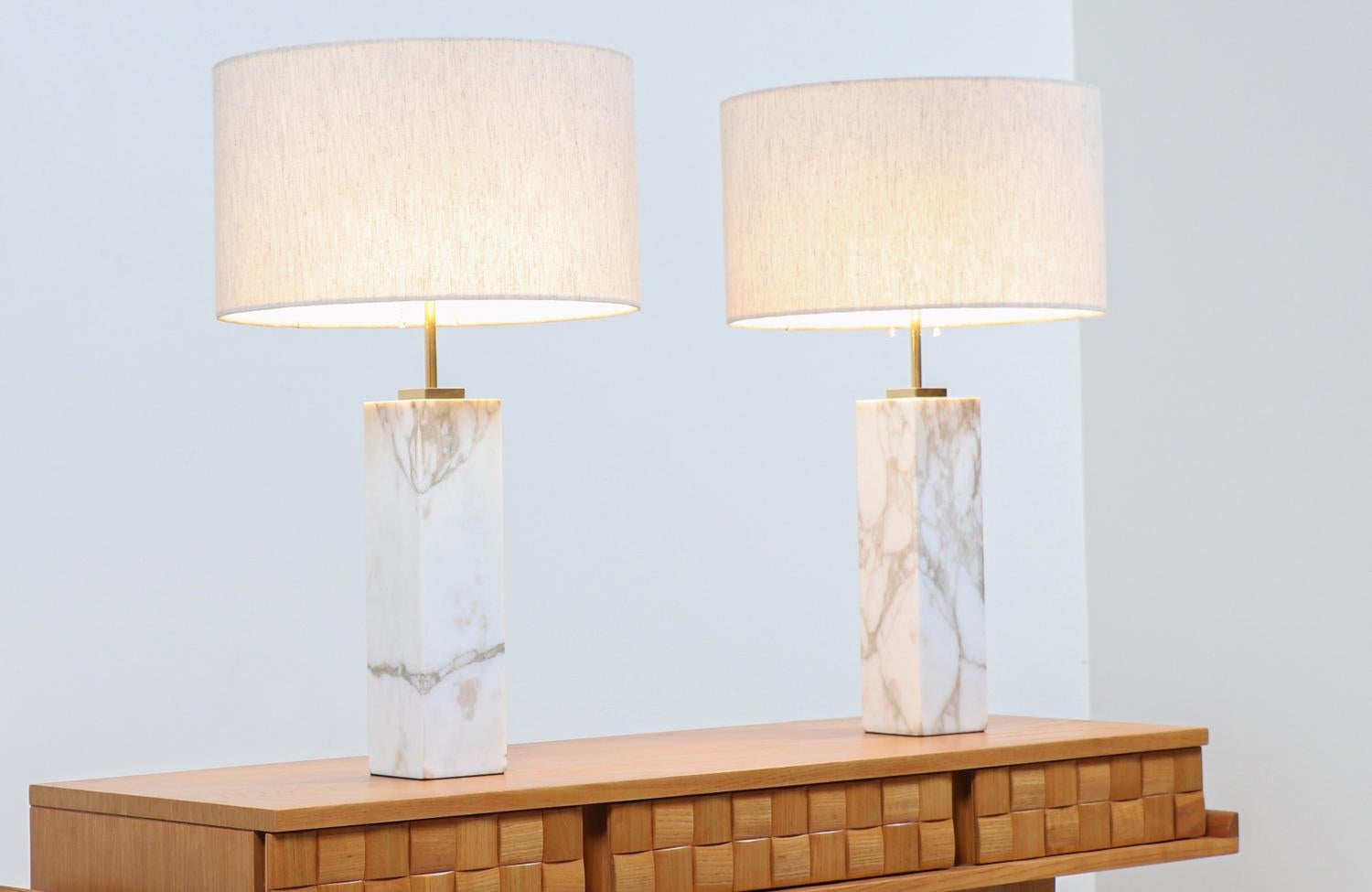 Mid-Century Modern Italian Calacatta Marble Table Lamps In Excellent Condition In Los Angeles, CA