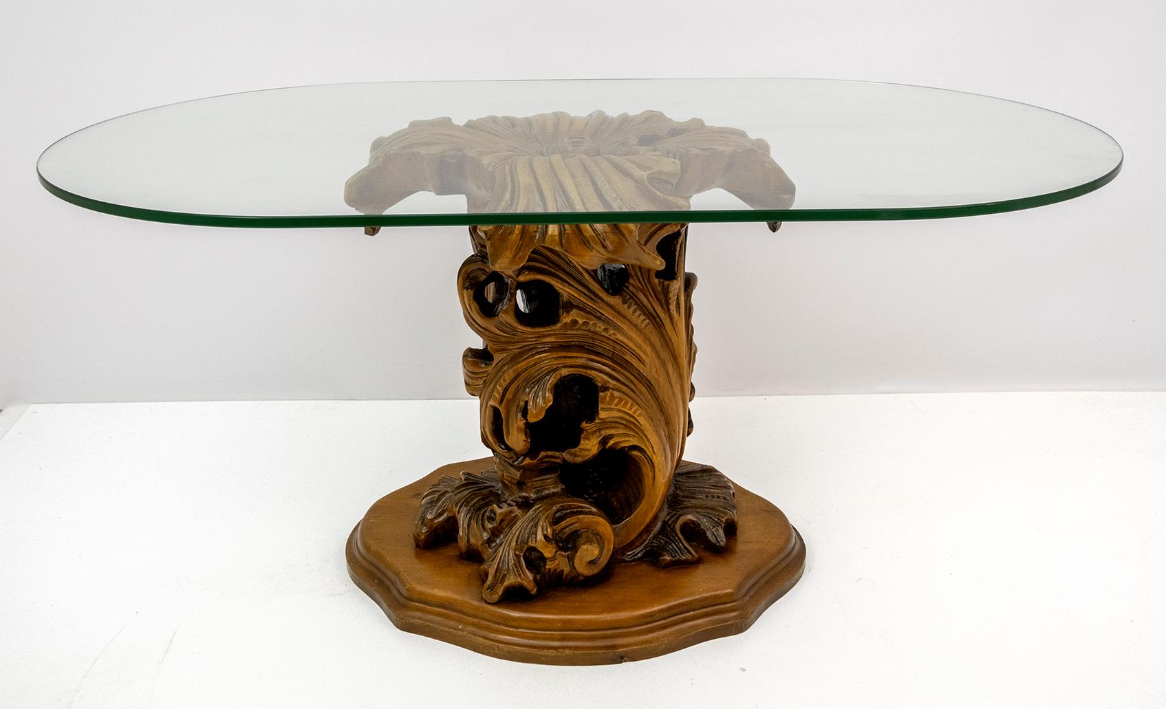 Mid-Century Modern Italian Carved Wood Base Large Curls and Leaves Coffee Table In Good Condition For Sale In Puglia, Puglia