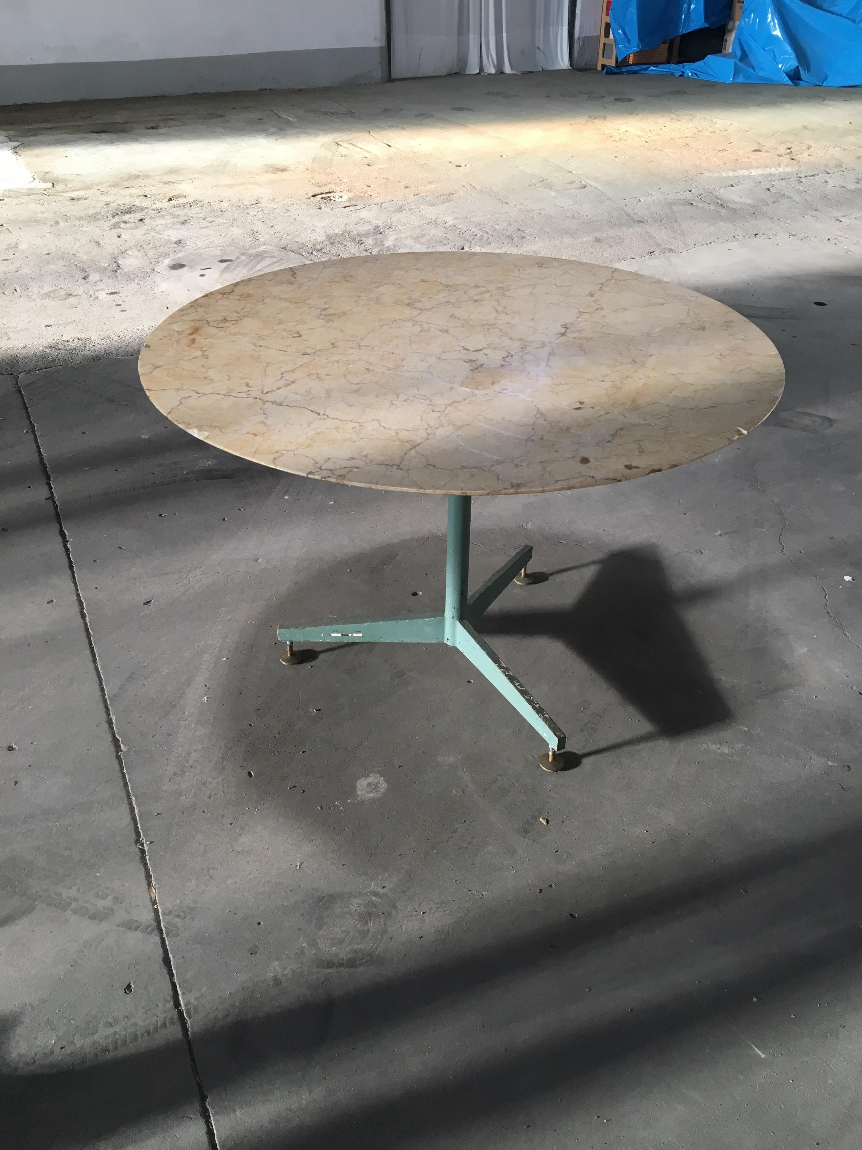 Mid-Century Modern Italian Center or Dining Marble Table with Green Iron Base In Good Condition In Prato, IT