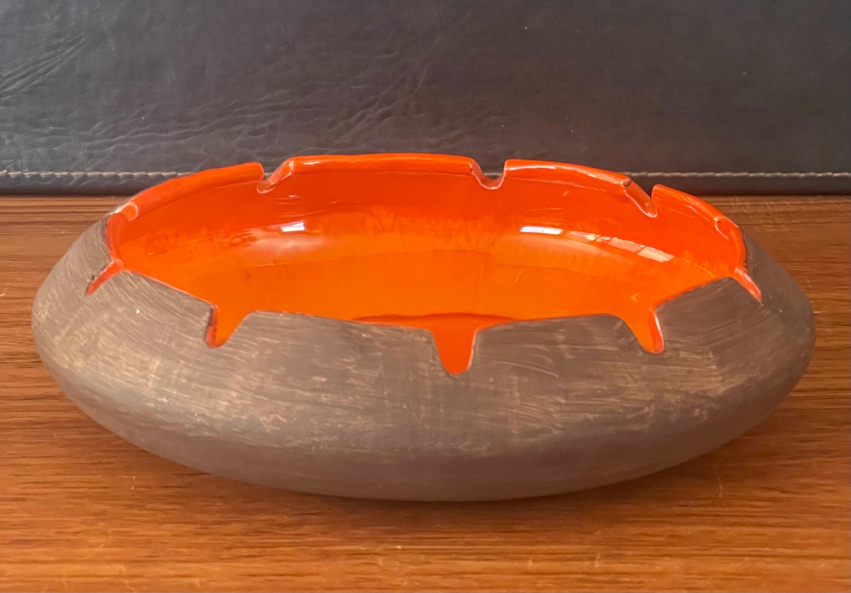 Mid Century Modern Italian Ceramic Ashtray In Good Condition For Sale In San Diego, CA