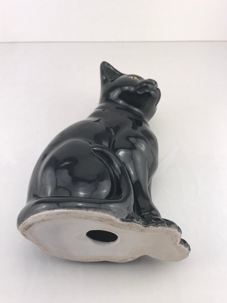 Mid-Century Modern Italian Ceramic Decorative Black Cat, 1960s In Good Condition In Byron Bay, NSW