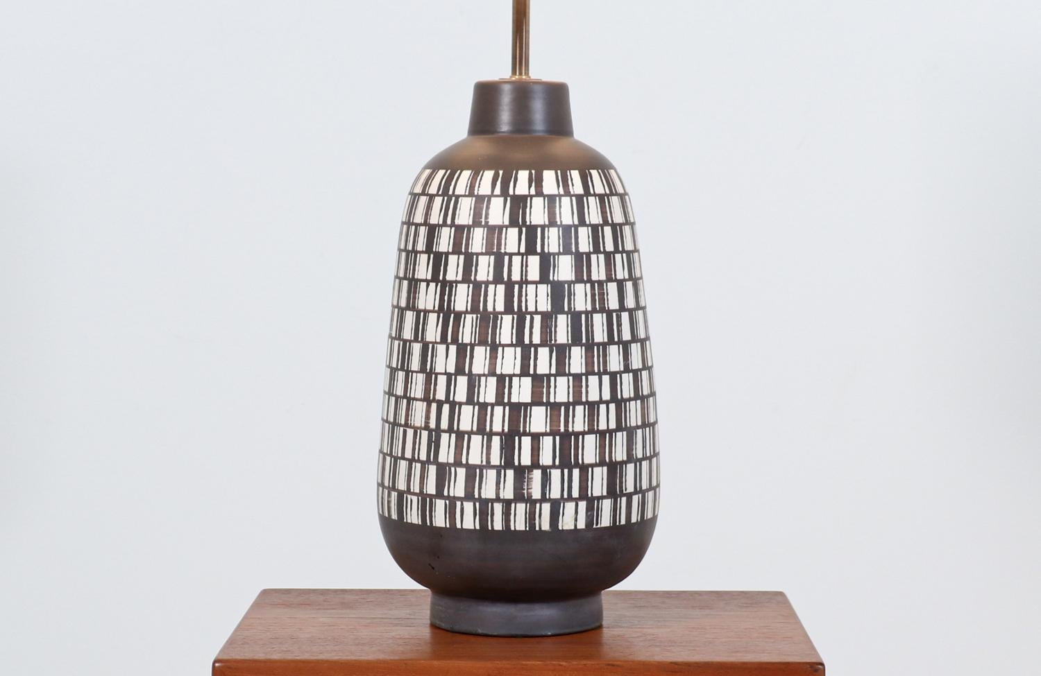 Mid-Century Modern Italian Ceramic Table Lamp 2