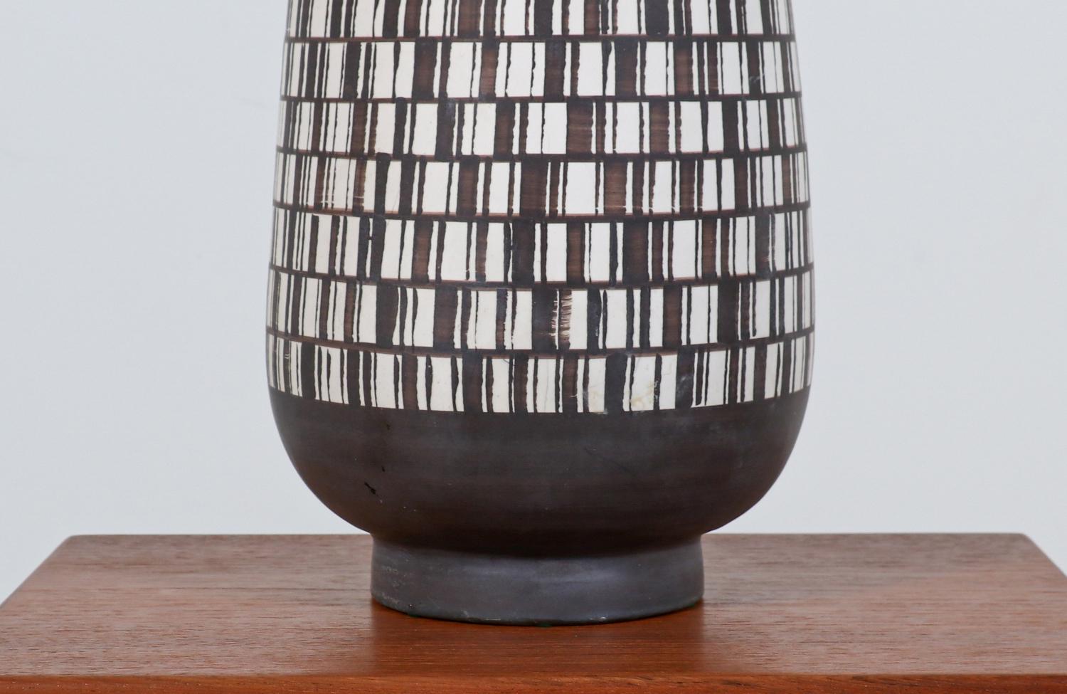 Mid-Century Modern Italian Ceramic Table Lamp 3