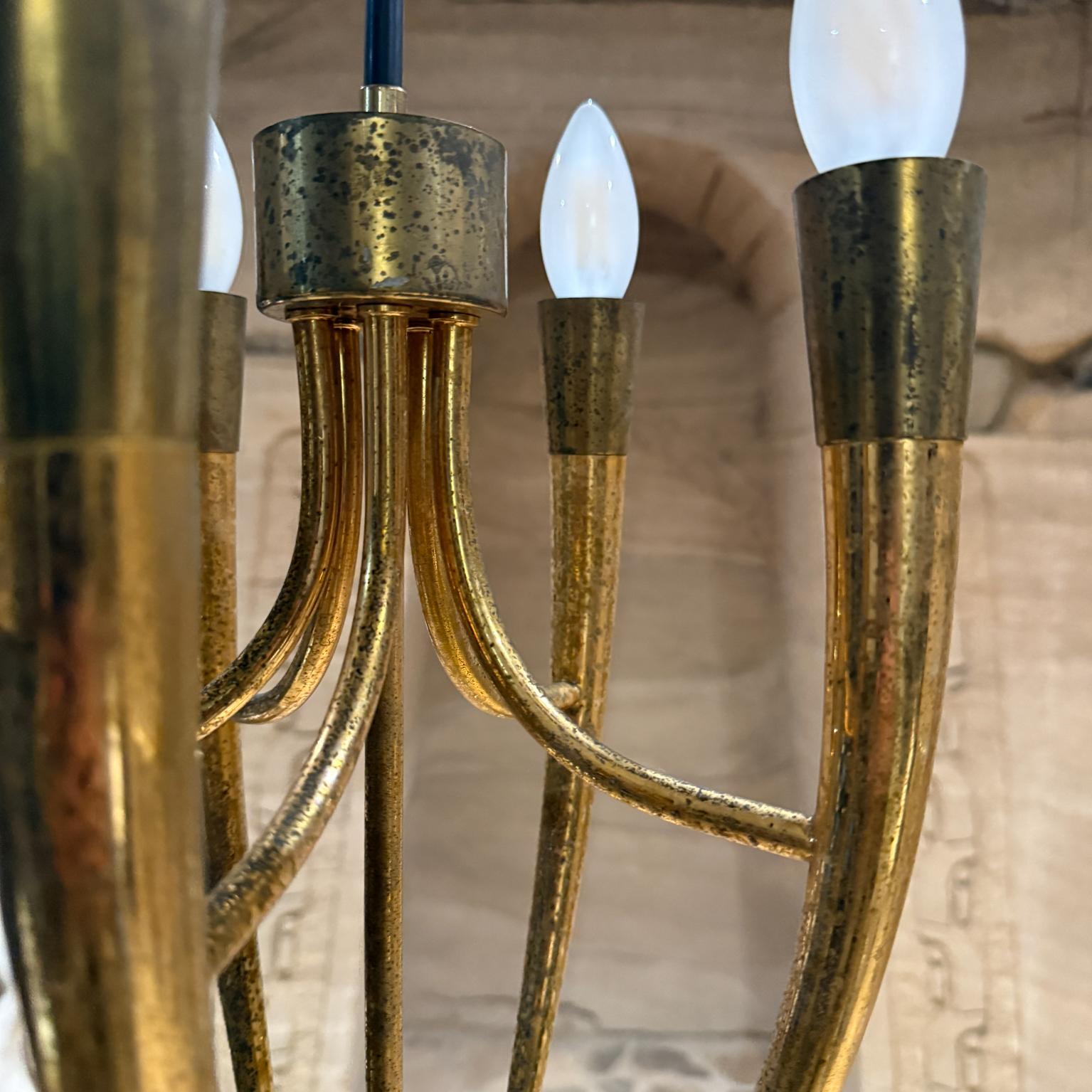 Mid Century Modern Italian Chandelier by Guglielmo Ulrich For Sale 3