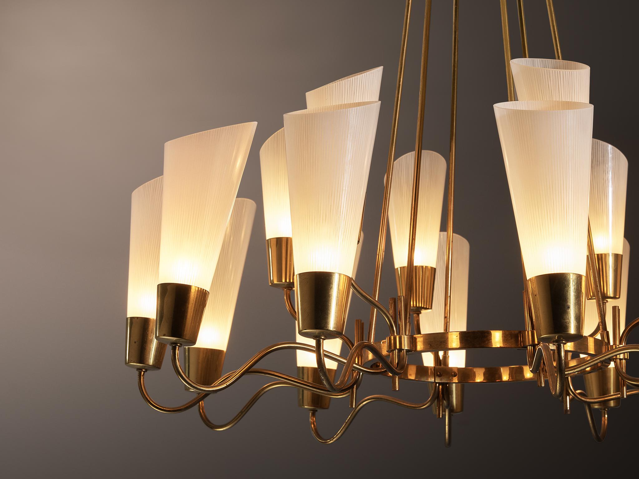 Mid-Century Modern Italian Chandelier in Brass and White Frosted Glass In Good Condition For Sale In Waalwijk, NL