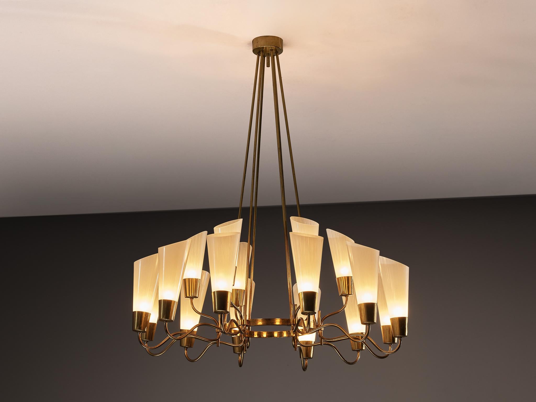 Mid-20th Century Mid-Century Modern Italian Chandelier in Brass and White Frosted Glass For Sale