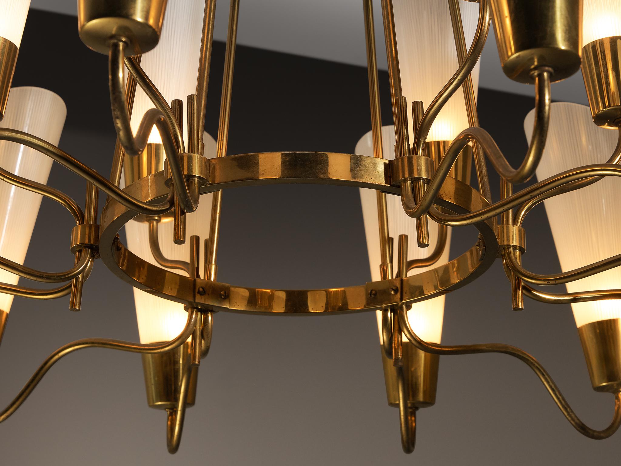 Mid-Century Modern Italian Chandelier in Brass and White Frosted Glass For Sale 1