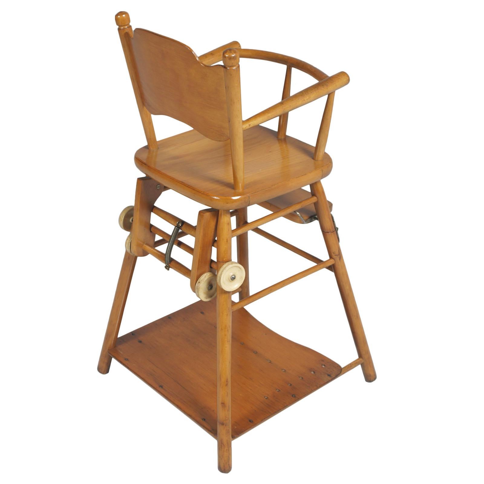 Mid-Century Modern Italian Childs Chair circa 1950s Beechwood, wax Polished  For Sale 1