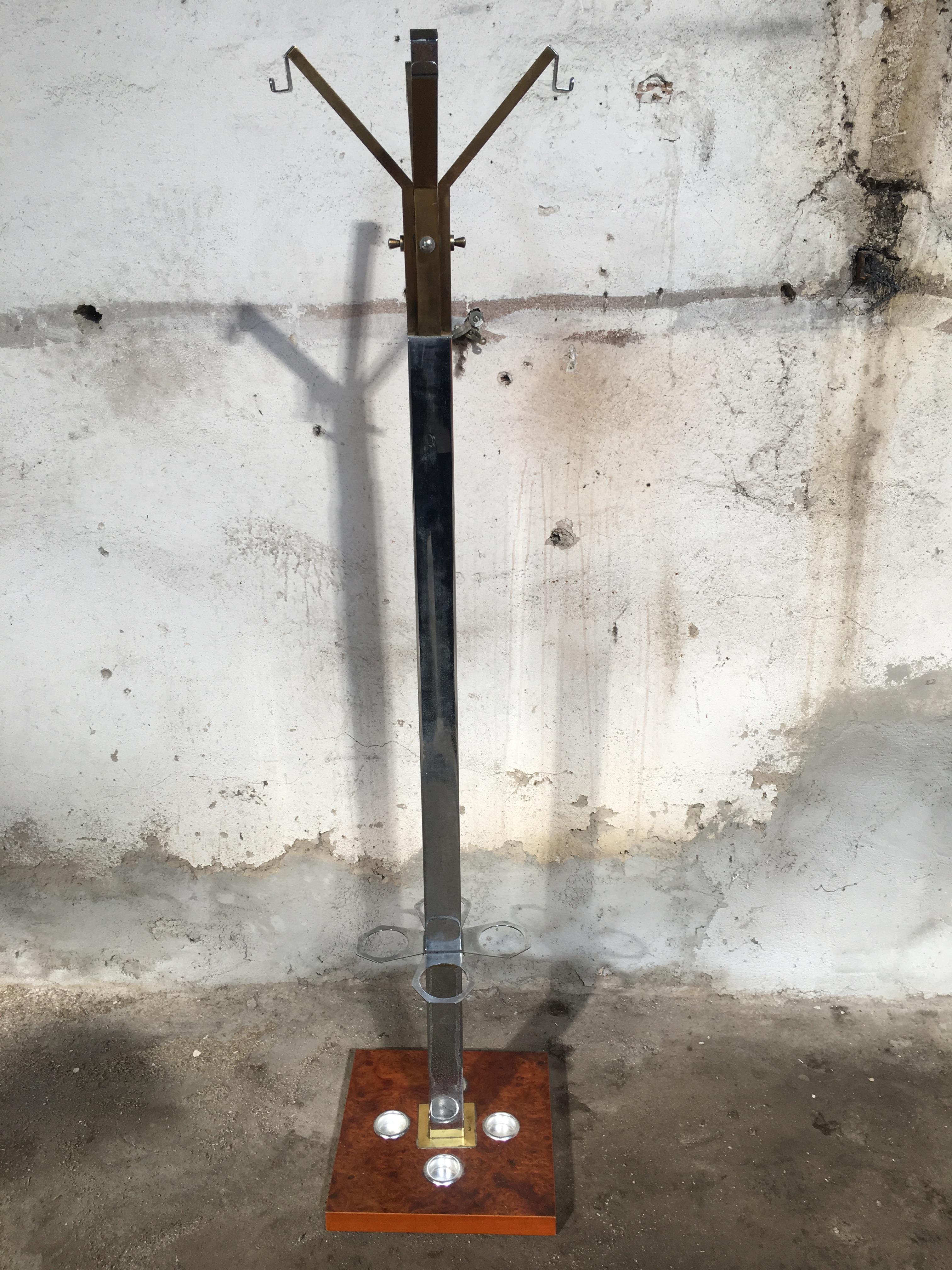 Mid-Century Modern Italian chrome and brass coat and umbrella free standing rack with briar root base. 1970s.