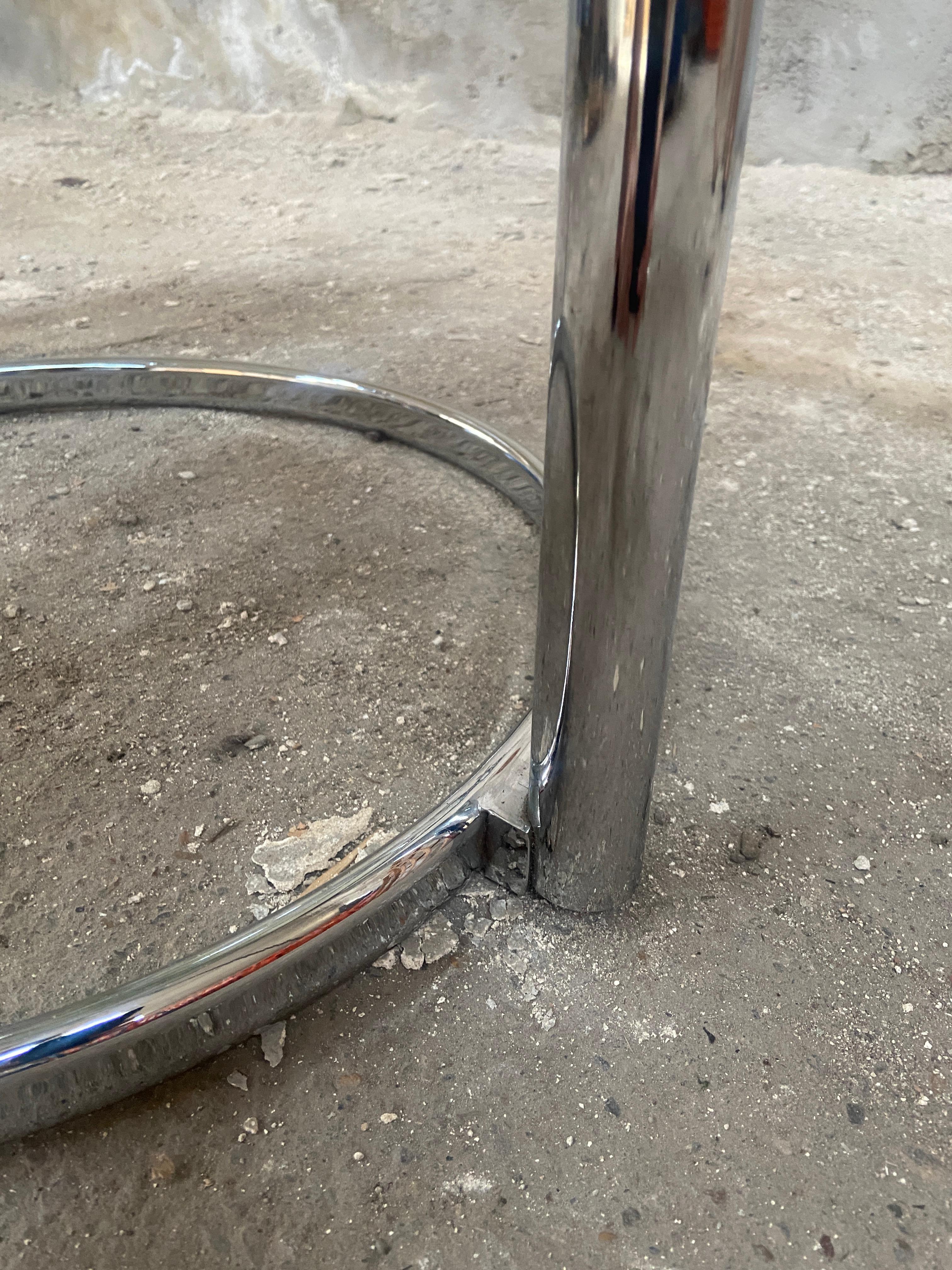 Mid-Century Modern Italian Chrome and Glass Side Table with Rotating Tops. For Sale 4